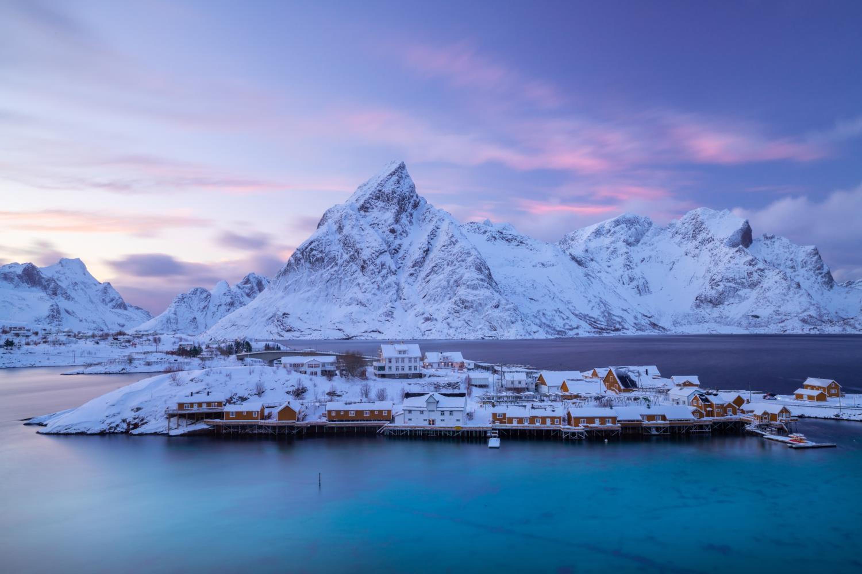 Sakrisøy Rorbuer