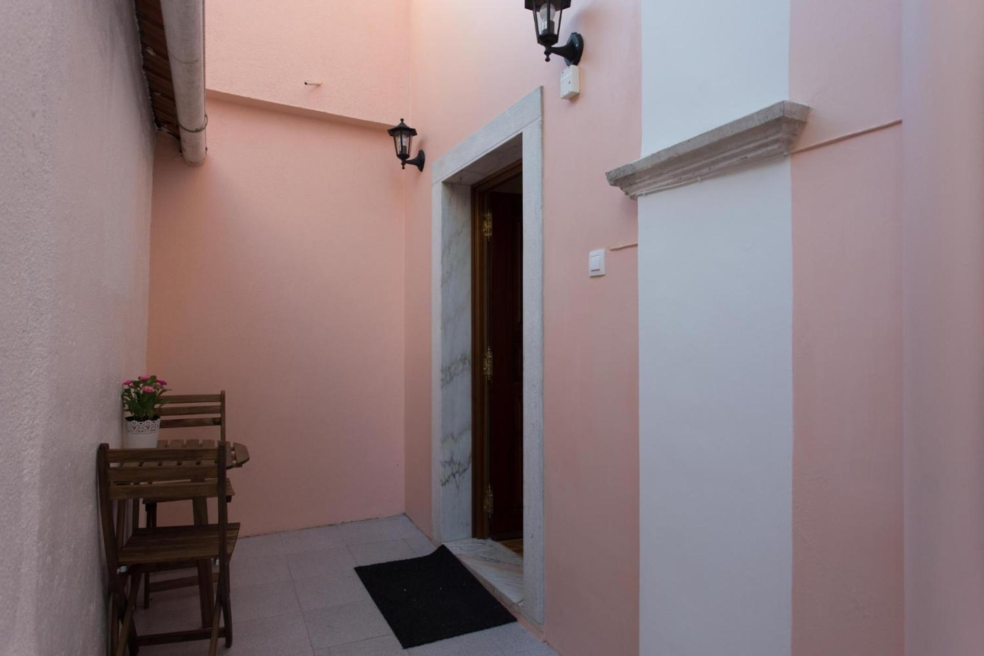 With Terrasse - 3 Bedroom, 3 Bathroom Triplex