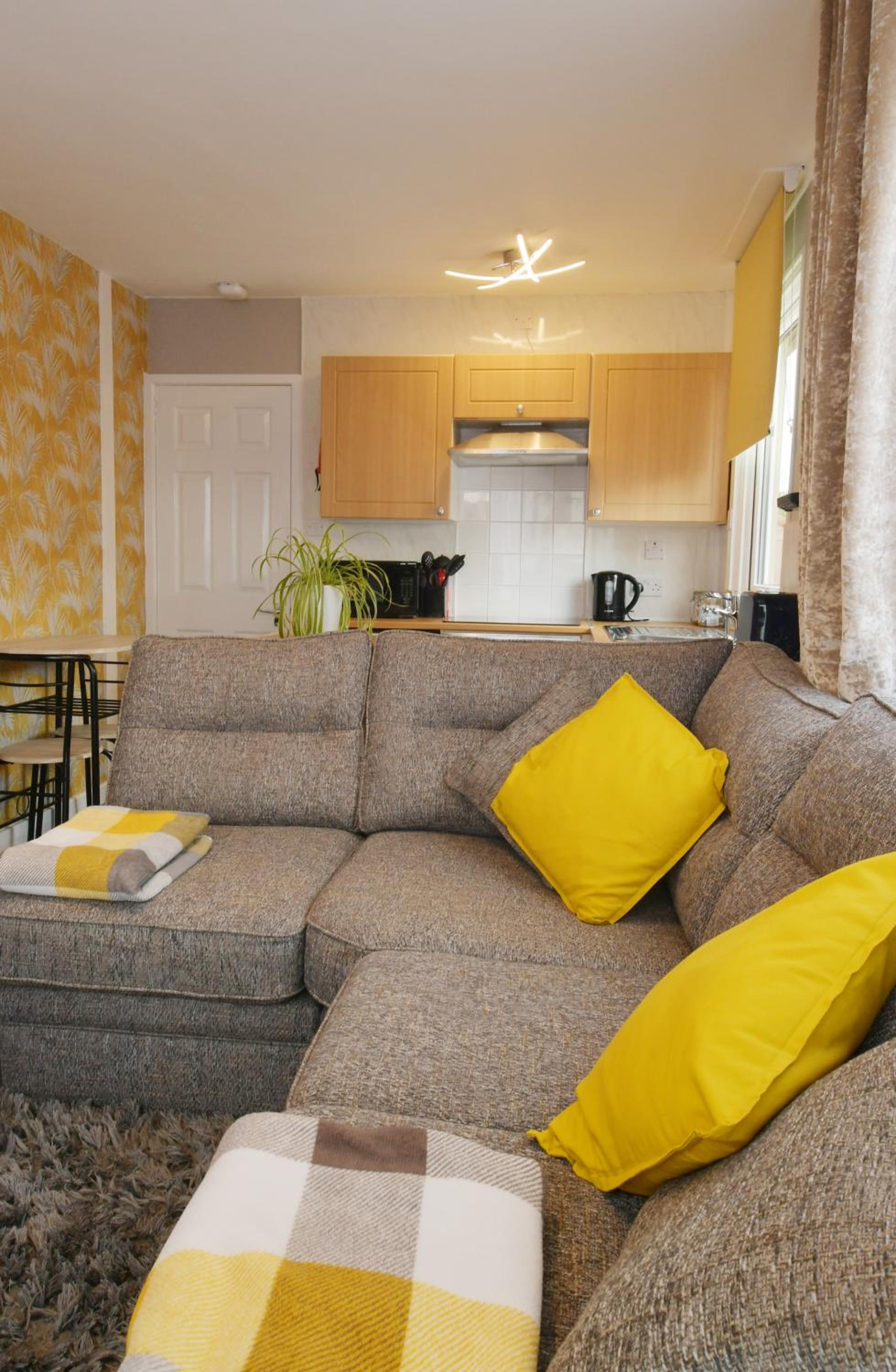 Pet friendly sleeps 3 Chalet Bridlington free elec view 5