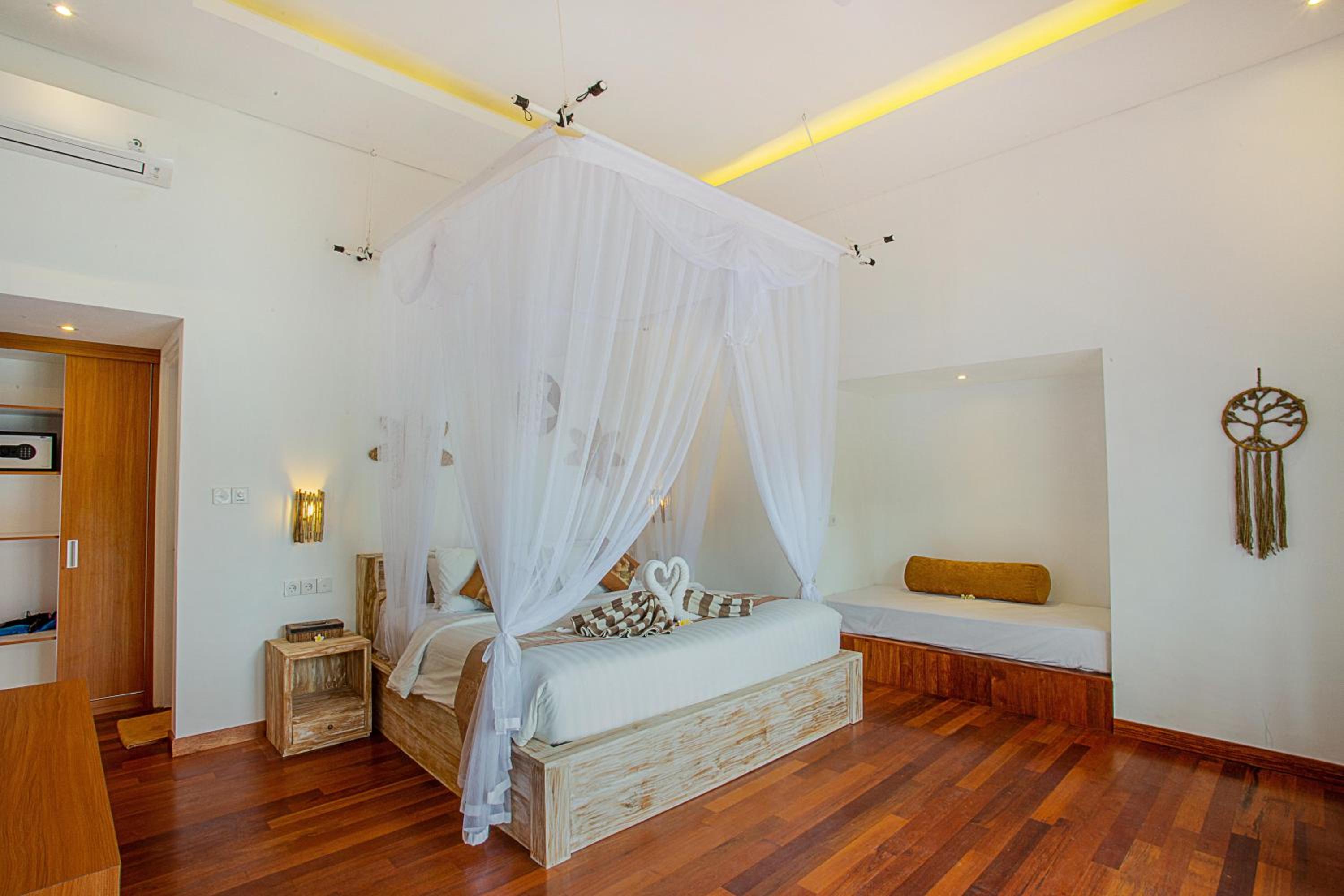 Sanghyang Bay Villas