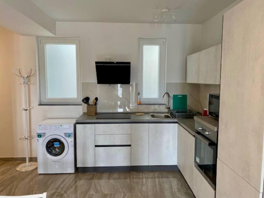 Sliema, Stylish 1 Bedroom Apartment with Parking. view 5
