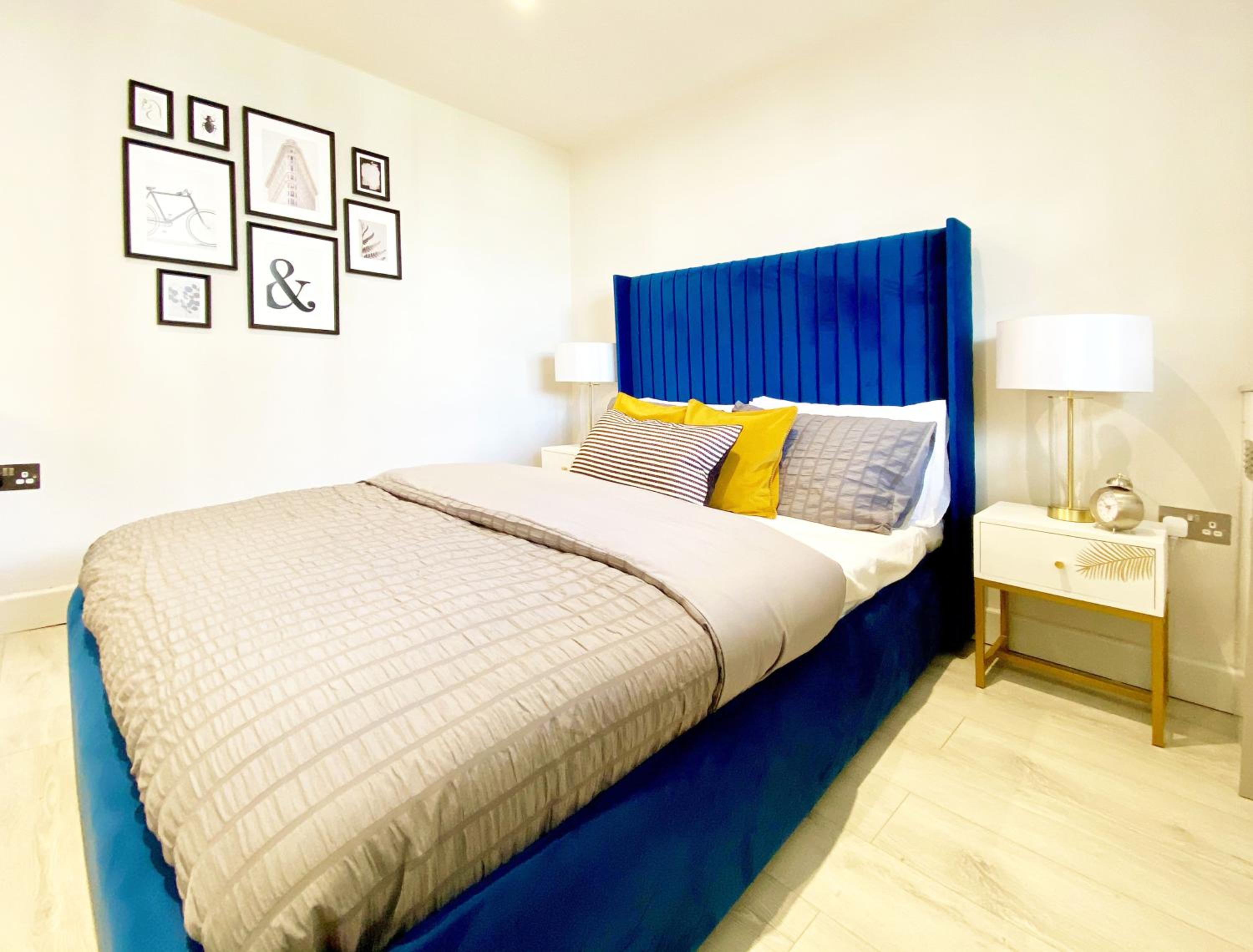 PERFECT CENTRAL LOCATION- 5 minutes from TOWER BRIDGE ! 8 minutes walk from tube