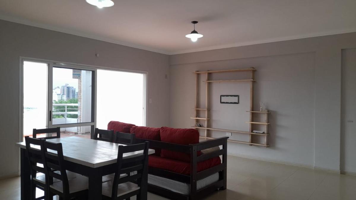 Departamento de 2 dormitorios con Terraza y Asador