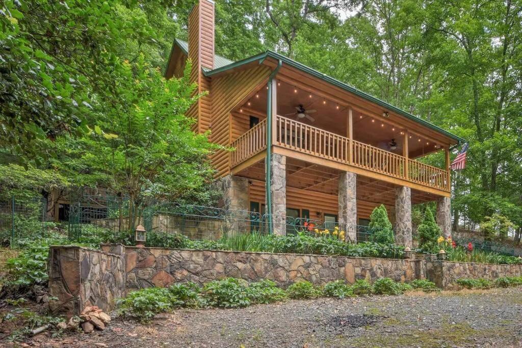 River Retreat-Resort Mountain Firepit Grill view 5