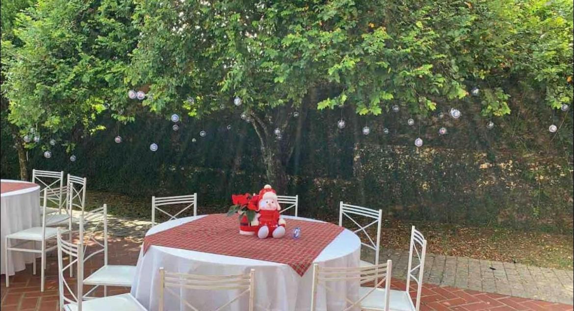 Aconchegante e ampla casa na Granja Viana