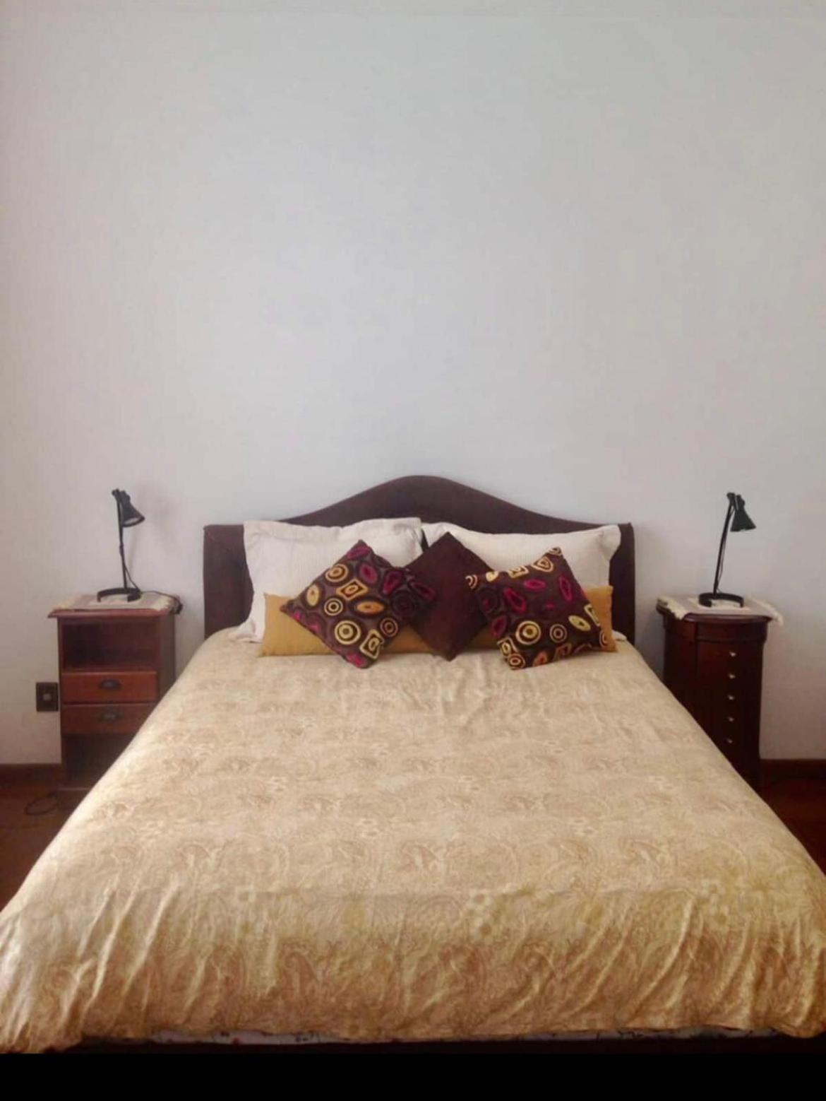 Aconchegante e ampla casa na Granja Viana