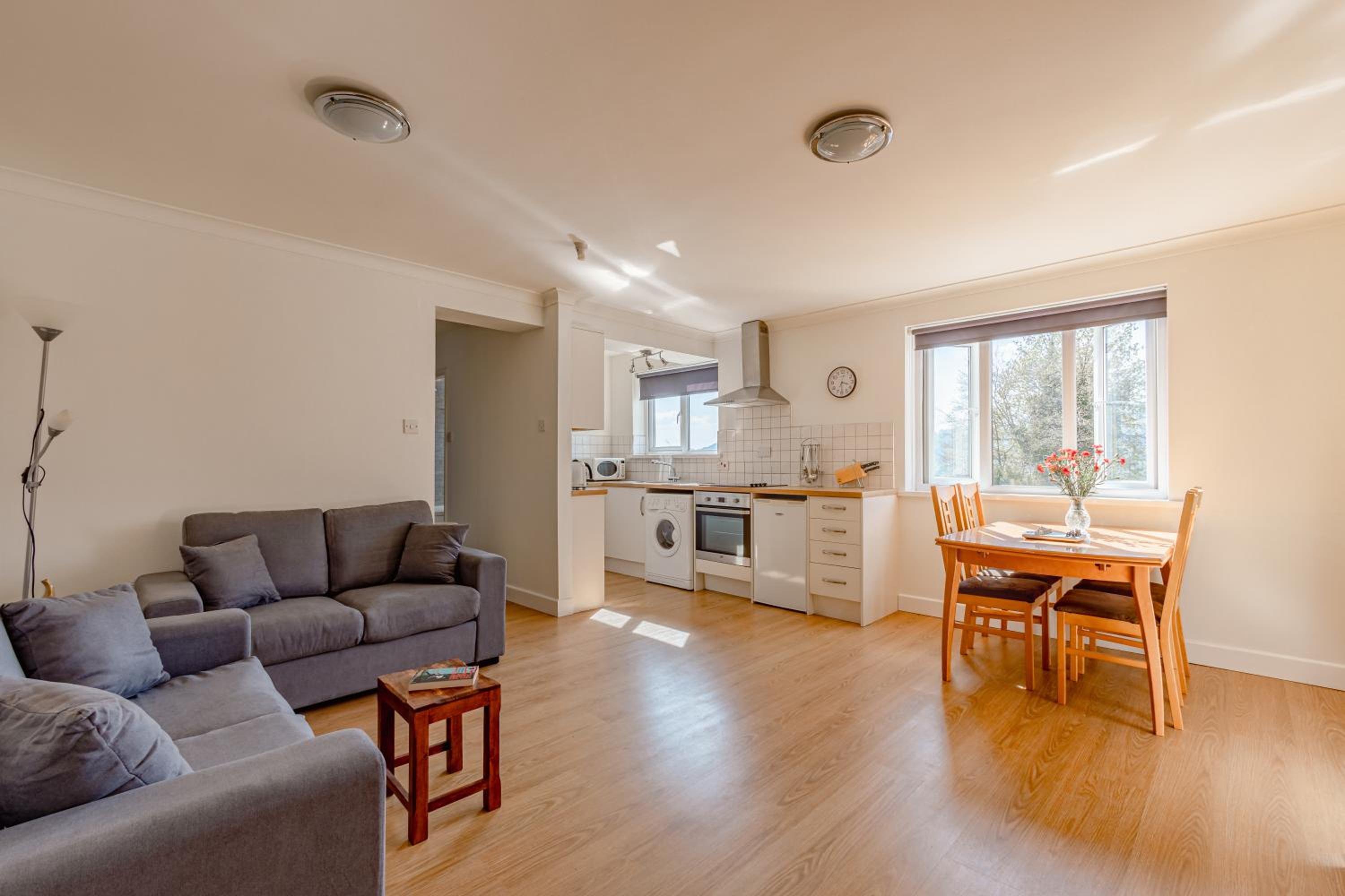 Luxury 2 Bed Room Lake View Apt Bowness Parking view 4
