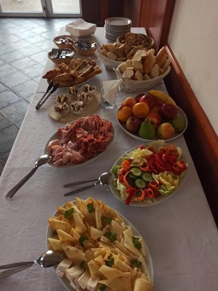 Restaurace A Penzion Garnet