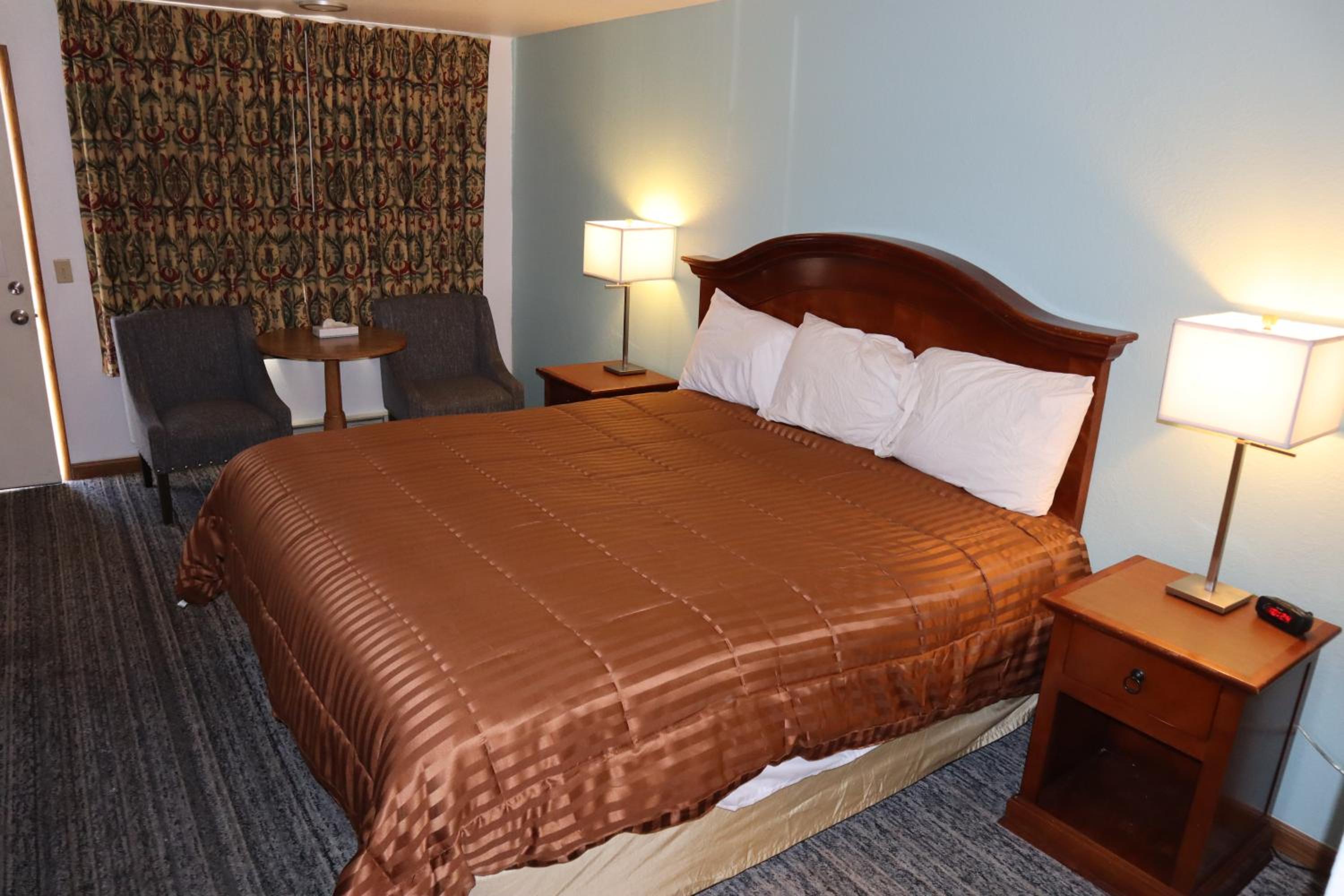 Silver Sands Motel