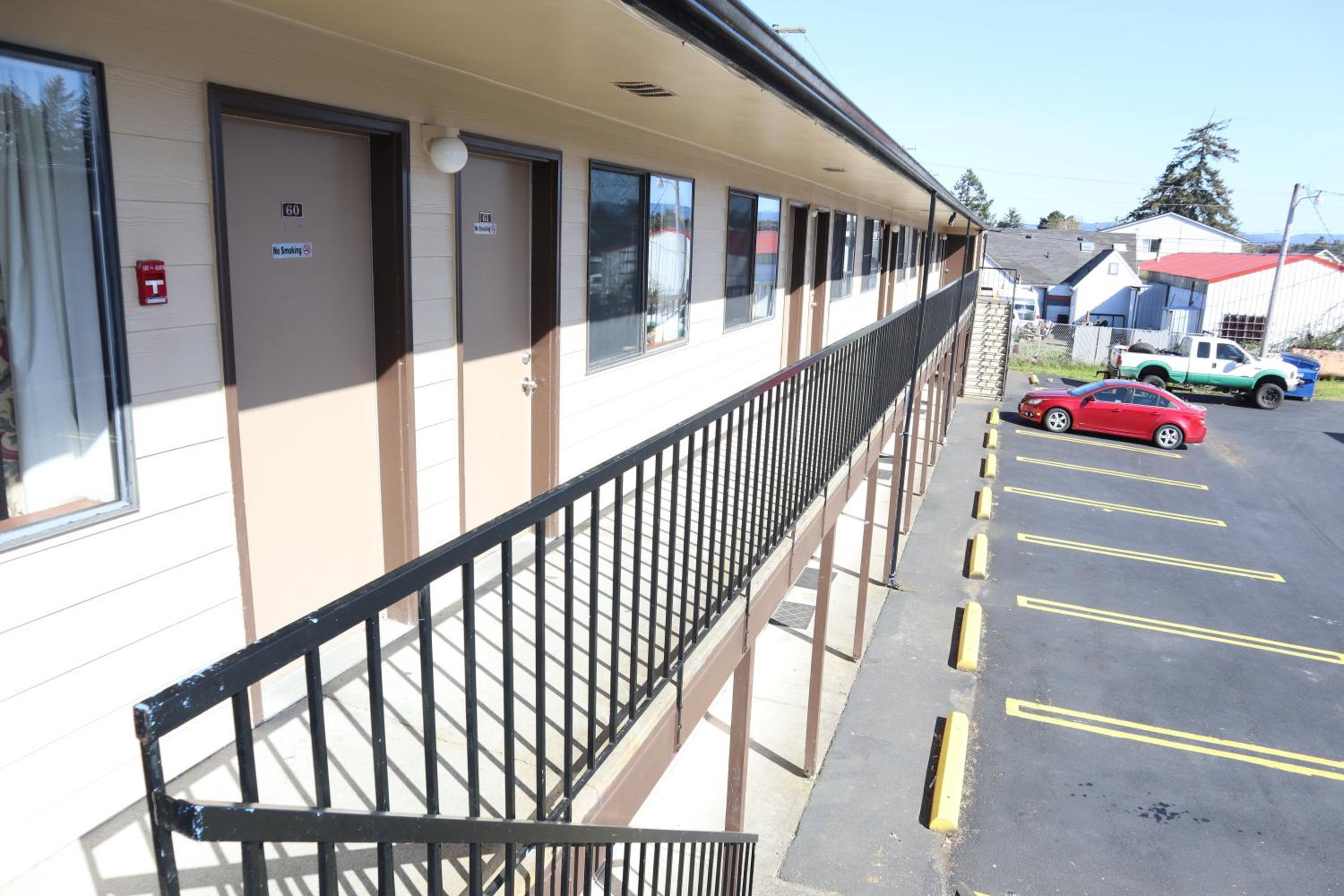 Silver Sands Motel