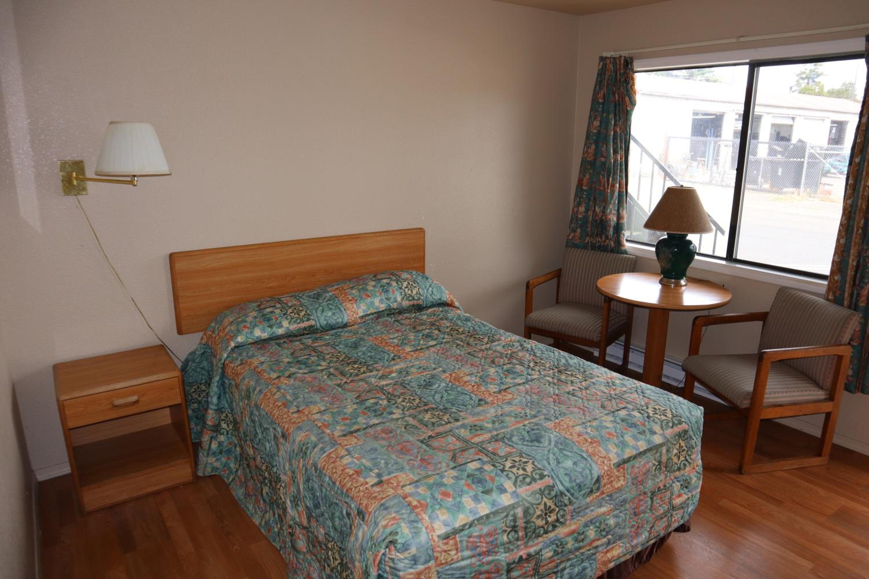 Silver Sands Motel