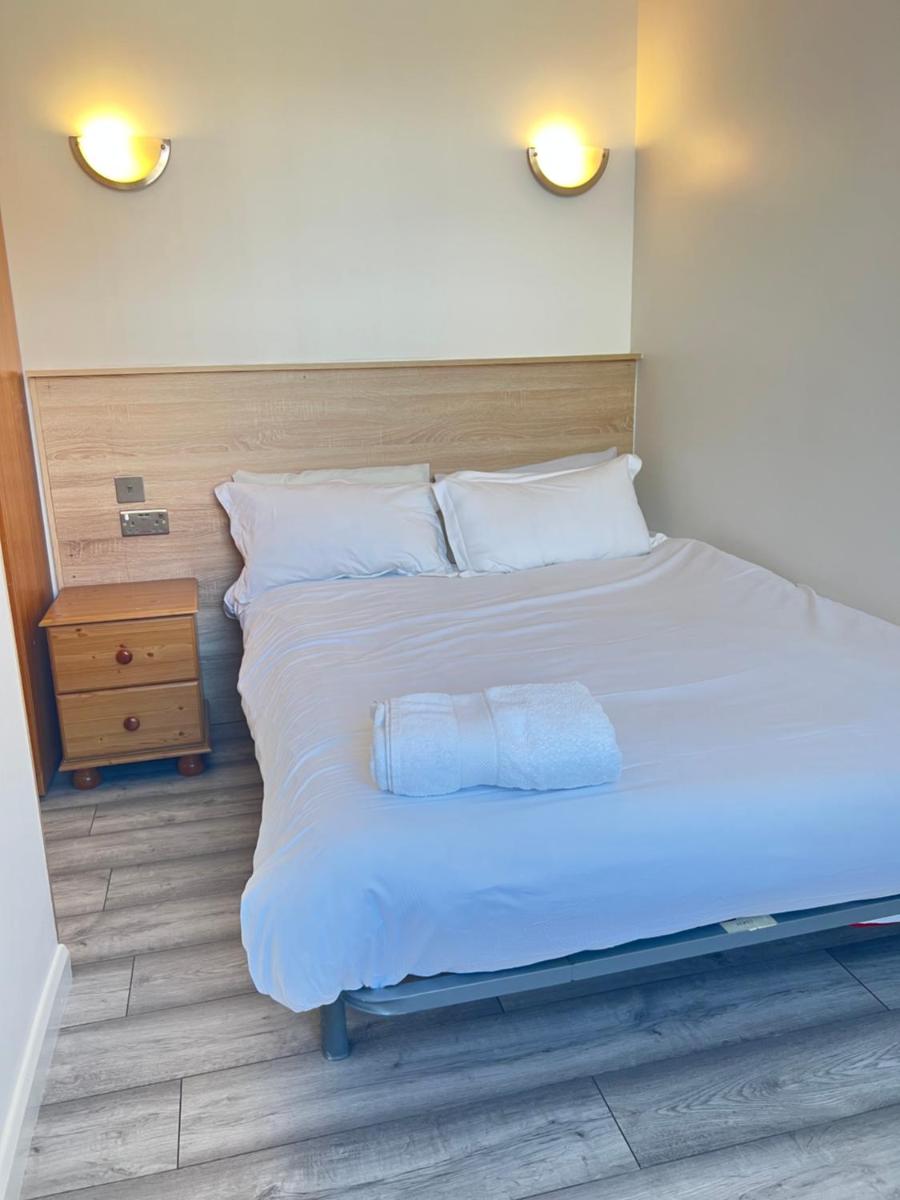 Spacious Entire Two Bedrooms Flat, H 3 view 3