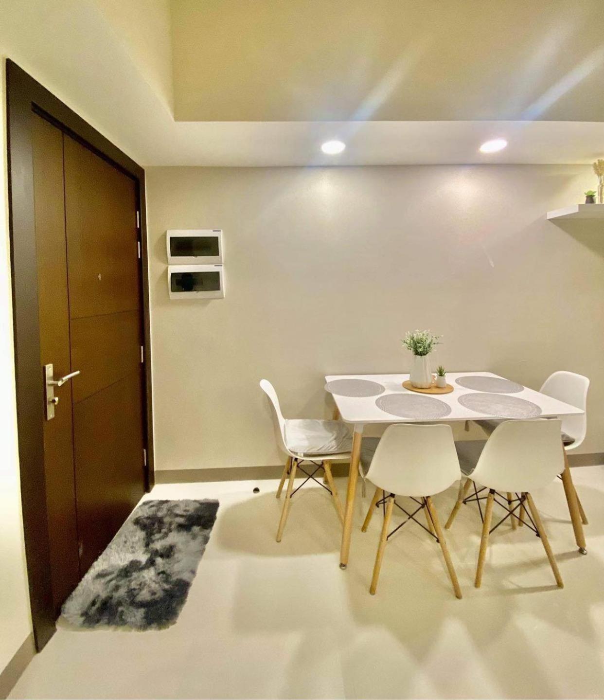 Uptown Parksuites, Manila - 9