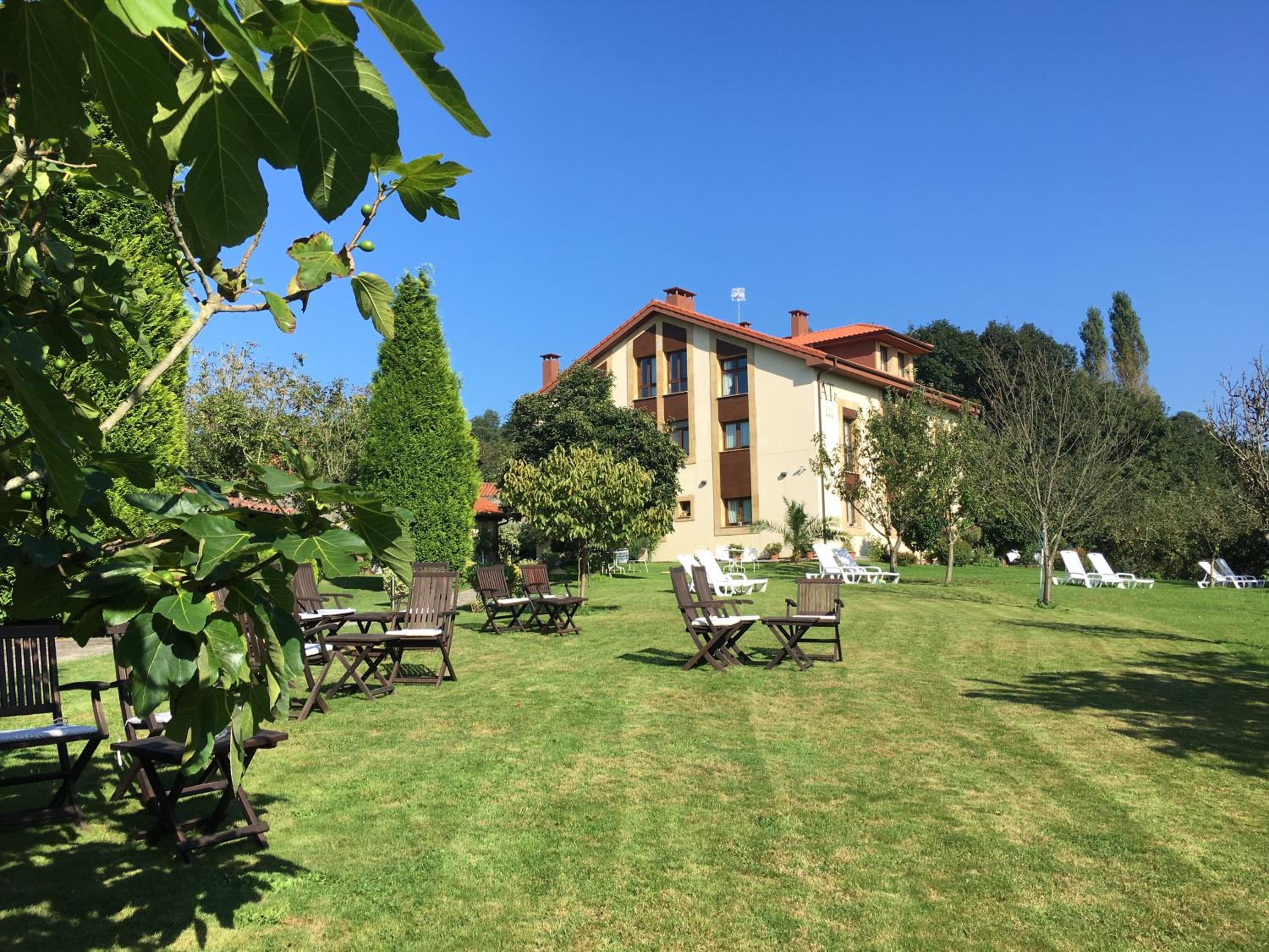 Apartamentos Rurales L'Arquera
