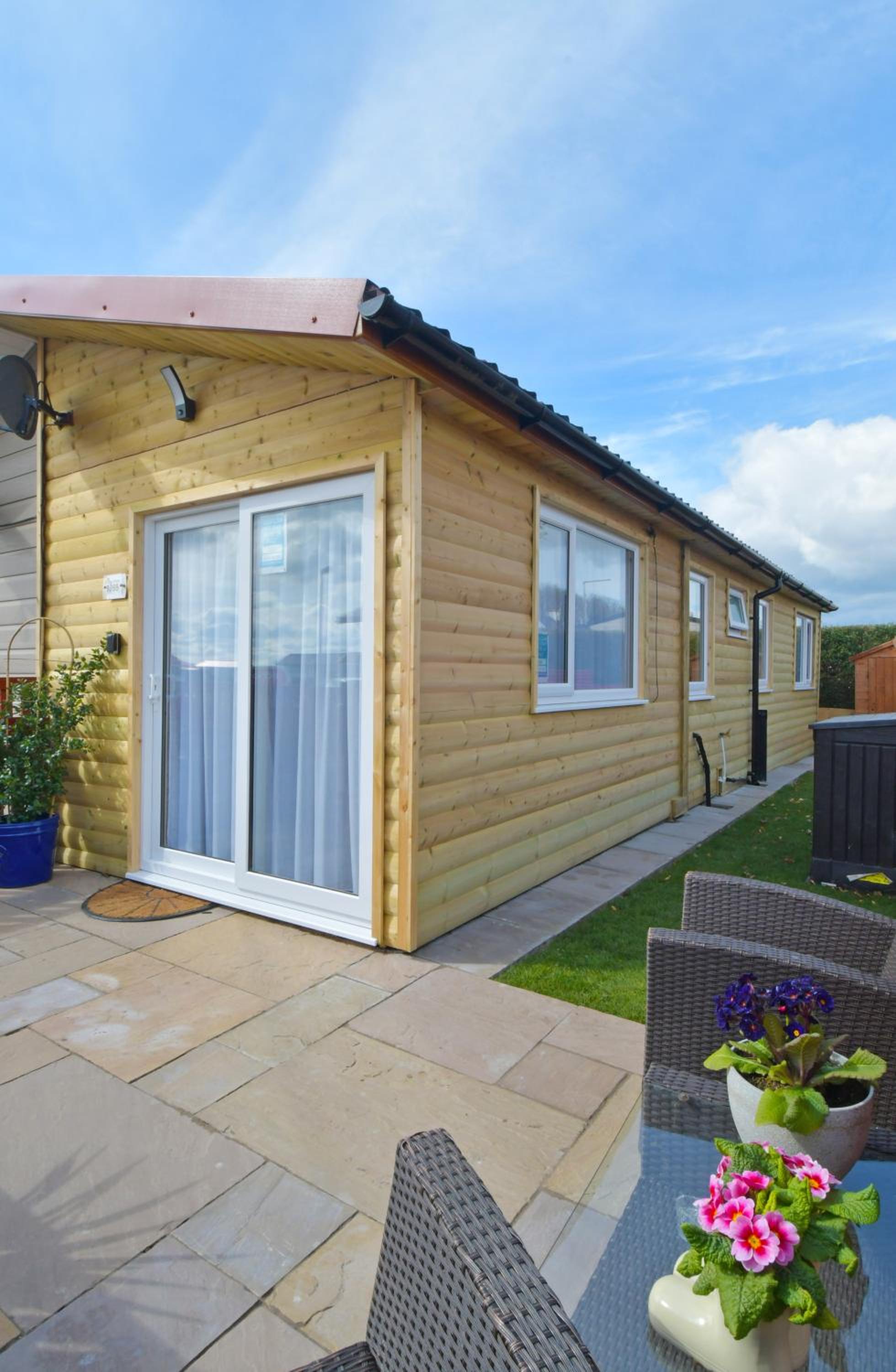 Pet friendly sleeps 3 Chalet Bridlington free elec view 3
