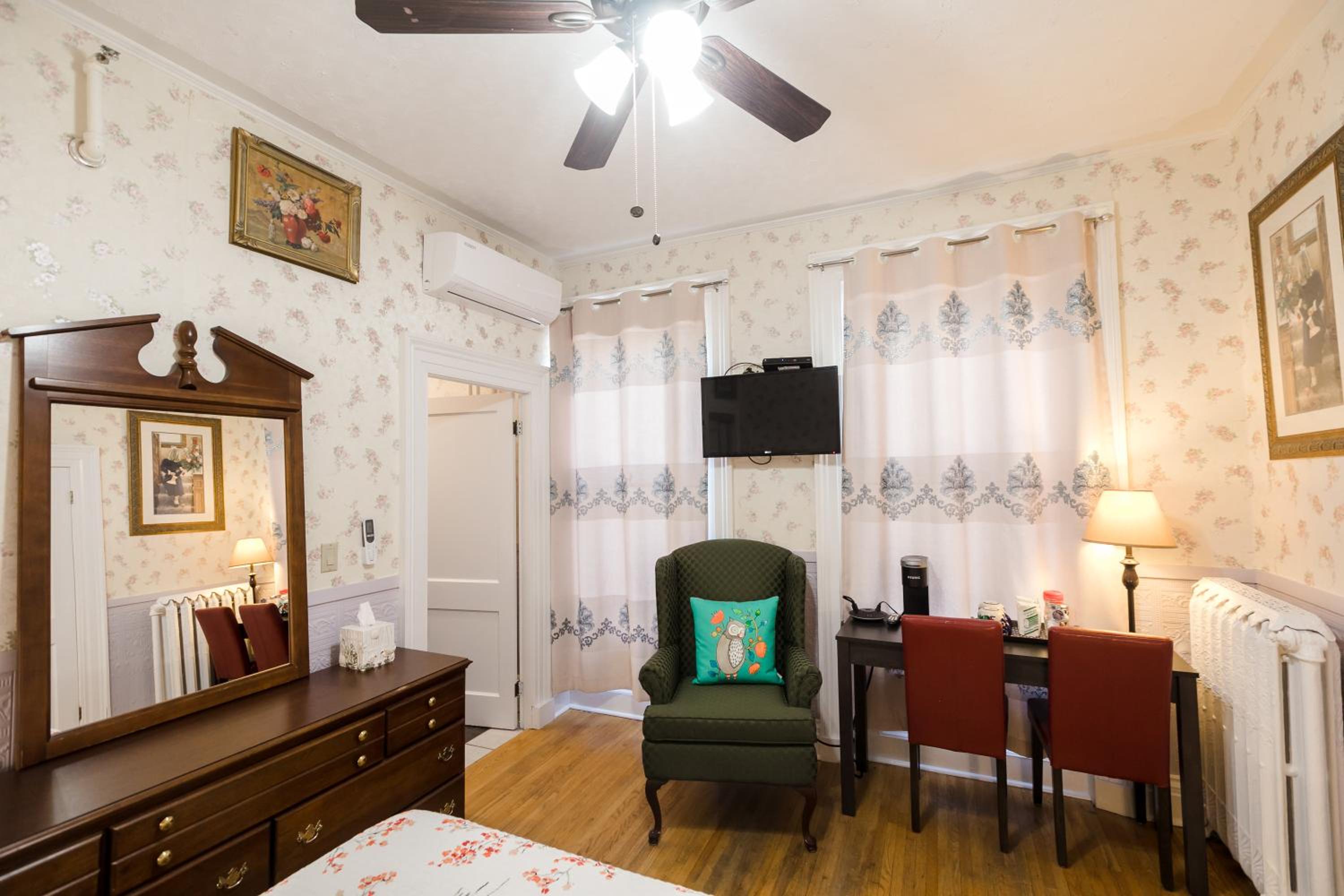 Charlottetown Vacations - Prince Street Suites - Property Image 3