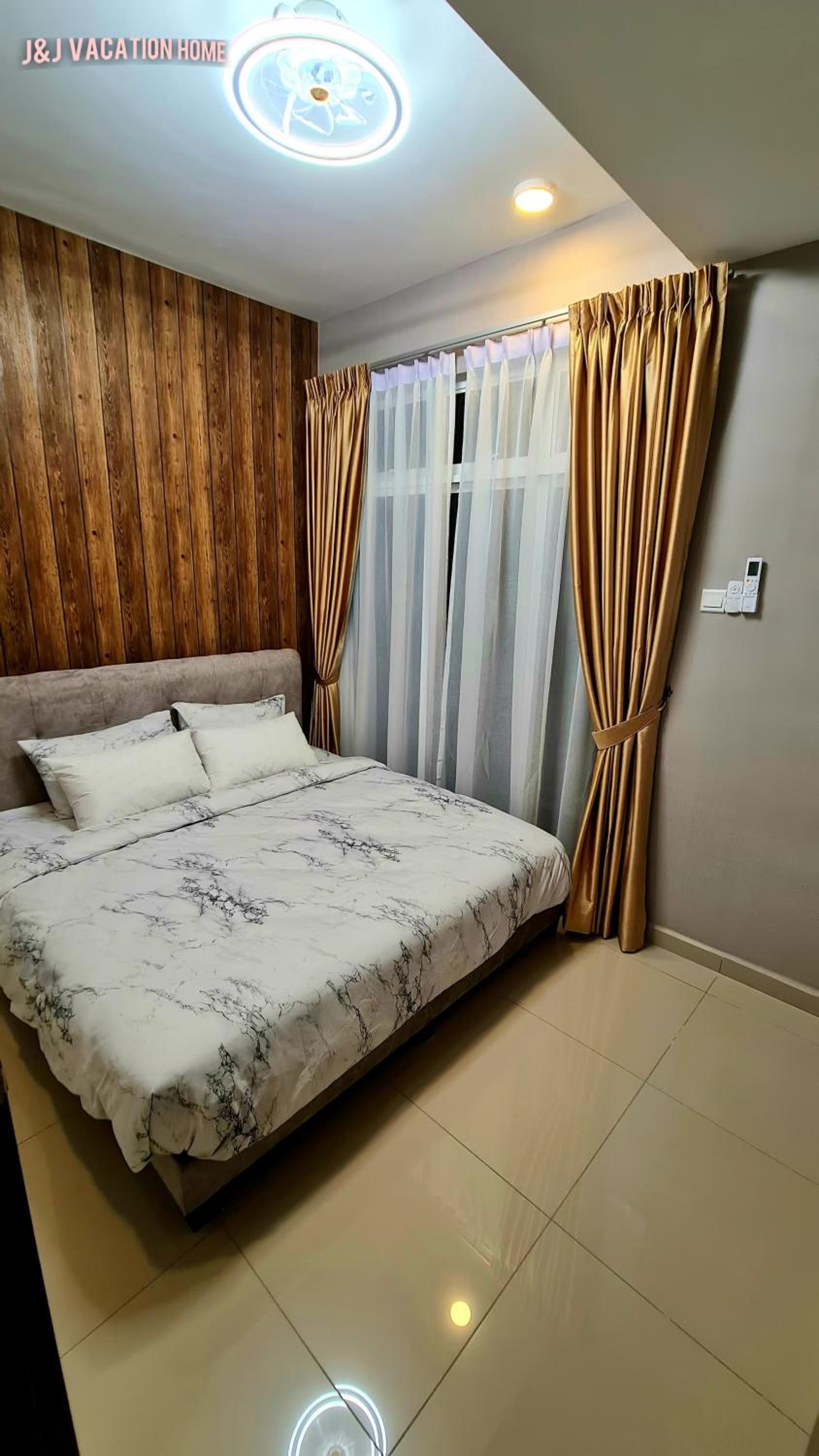 J&J Vacation Home@Novo8 Residence