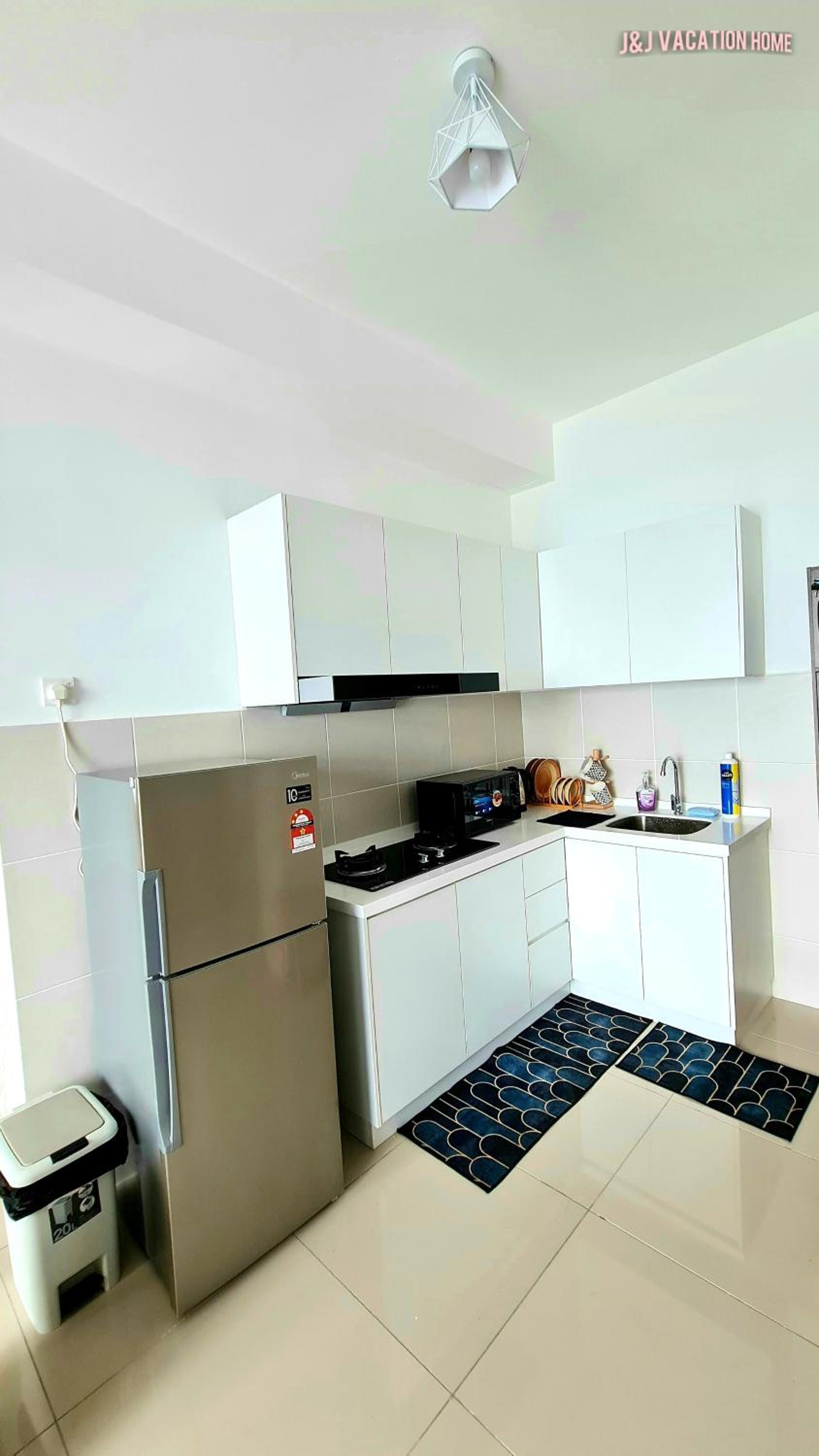 J&J Vacation Home@Novo8 Residence