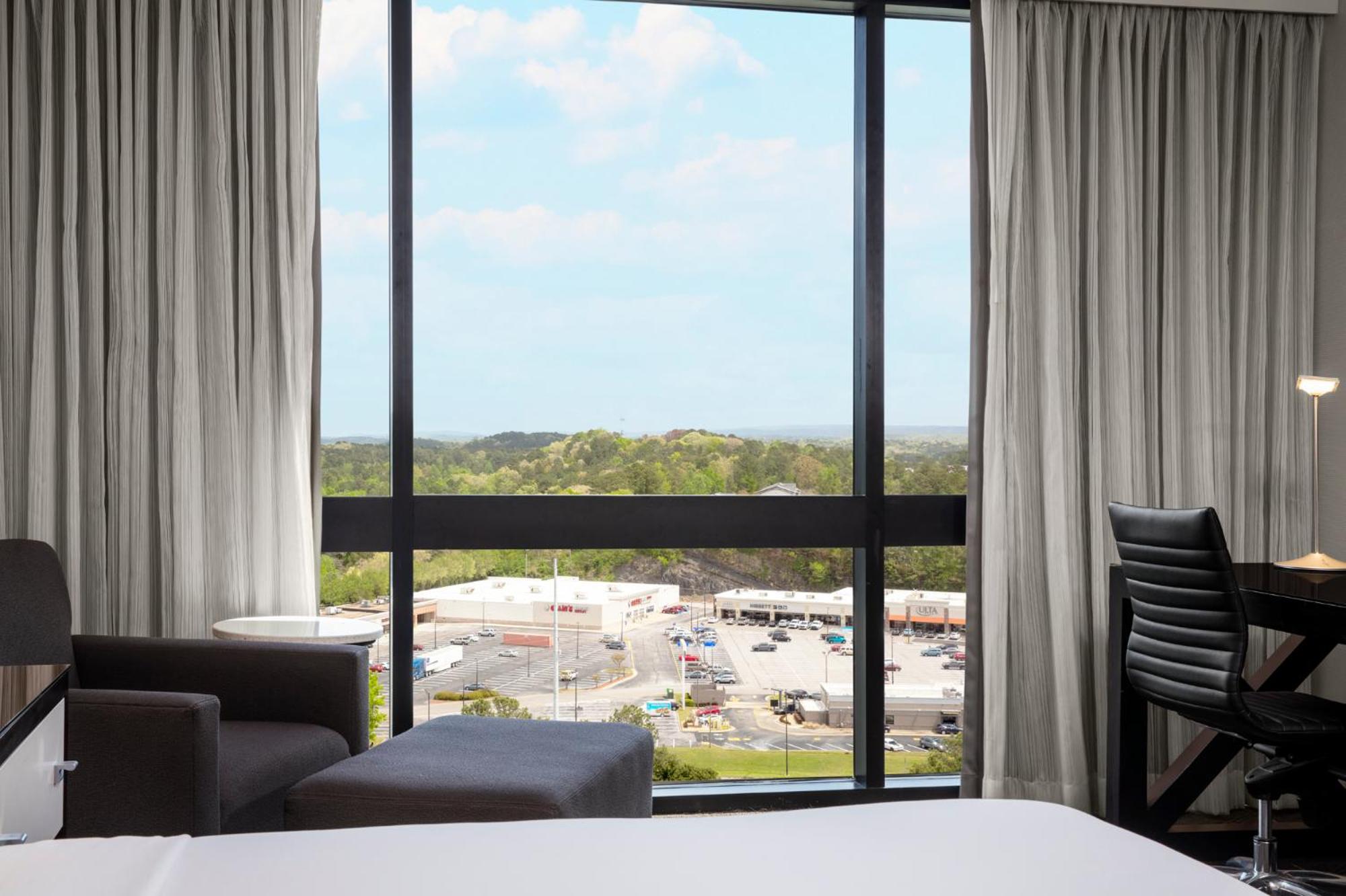 Birmingham Vacations - Hyatt Regency Birmingham - The Wynfrey Hotel - Property Image 12