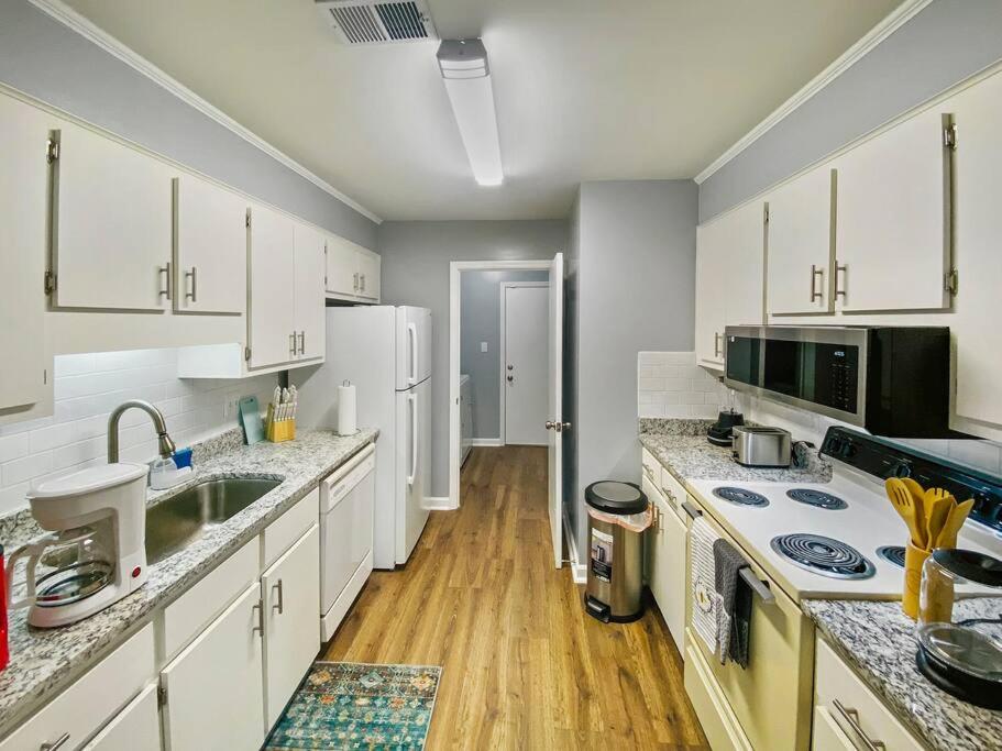 NEW! Luxe Cottage with Big Backyard 10 Mi to Augusta view 5