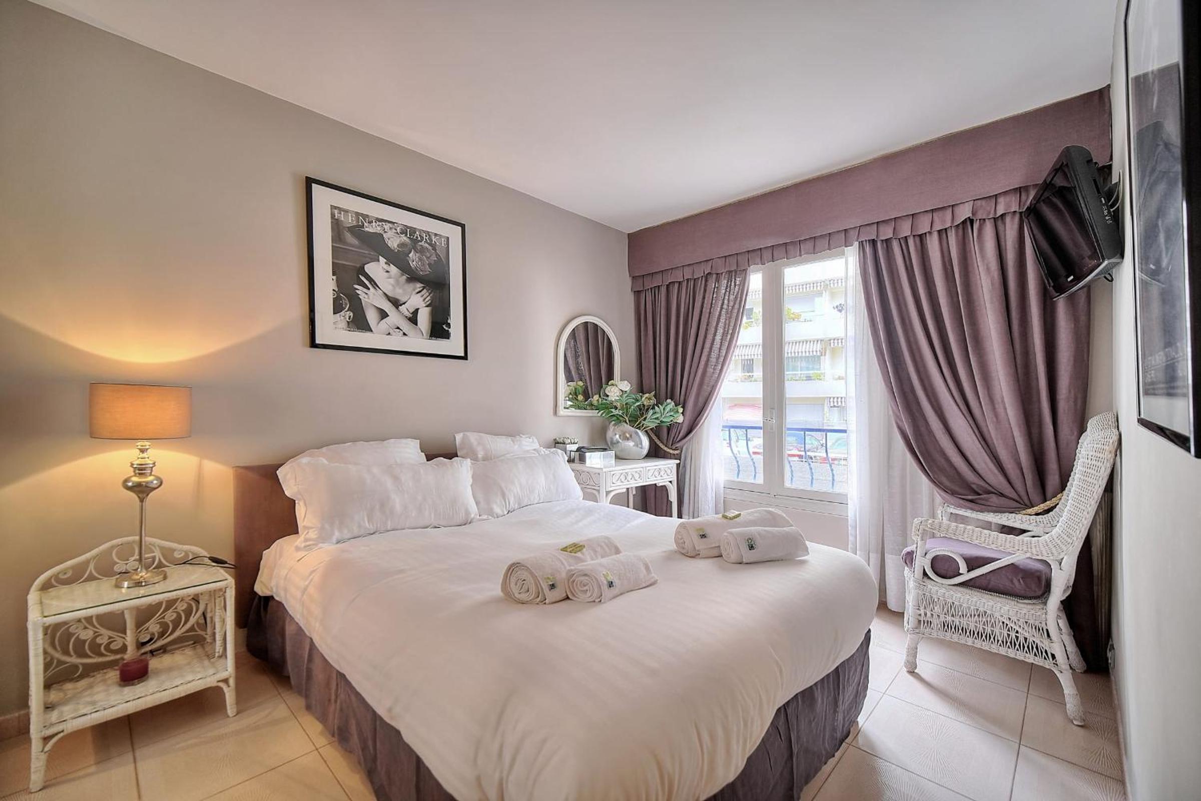 IMMOGROOM - 2 BR - Air conditioning - Wifi - Terrace - Common parking photo 5
