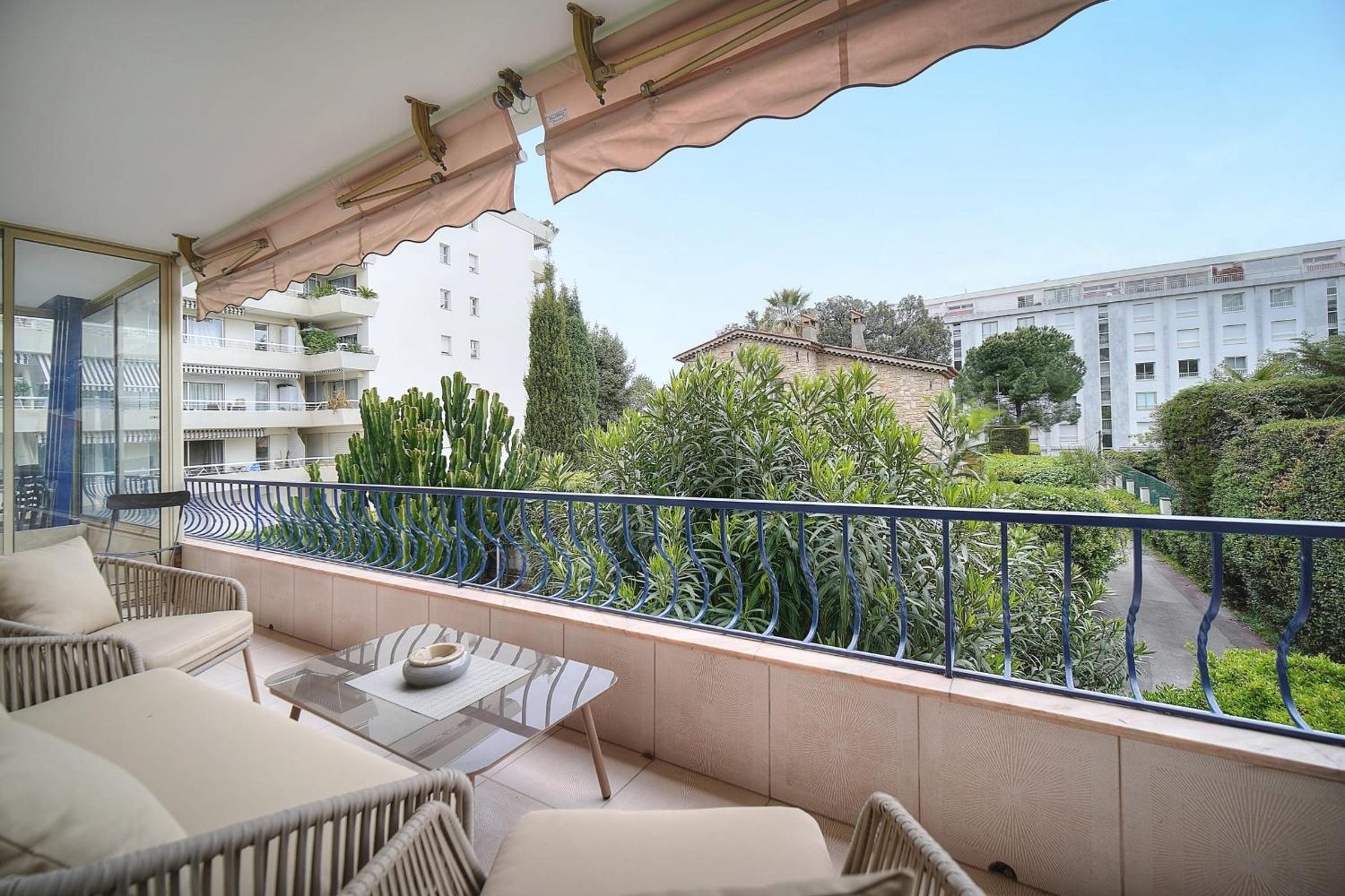 IMMOGROOM - 2 BR - Air conditioning - Wifi - Terrace - Common parking photo 2