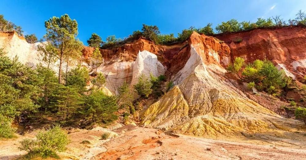 GITE AUX 4 SAISONS DU COLORADO PROVENÇAL - 3 ÉTOILES - Rustrel