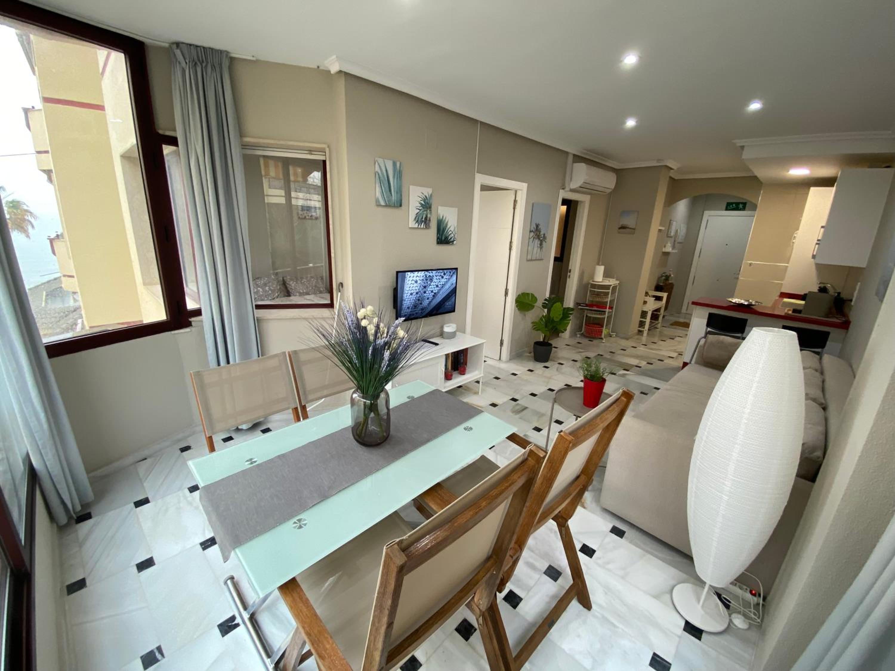 Super Holiday Lubina Sol Mijas Beachfront