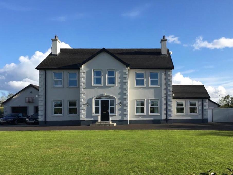 Hotel Ferney House - Image 1