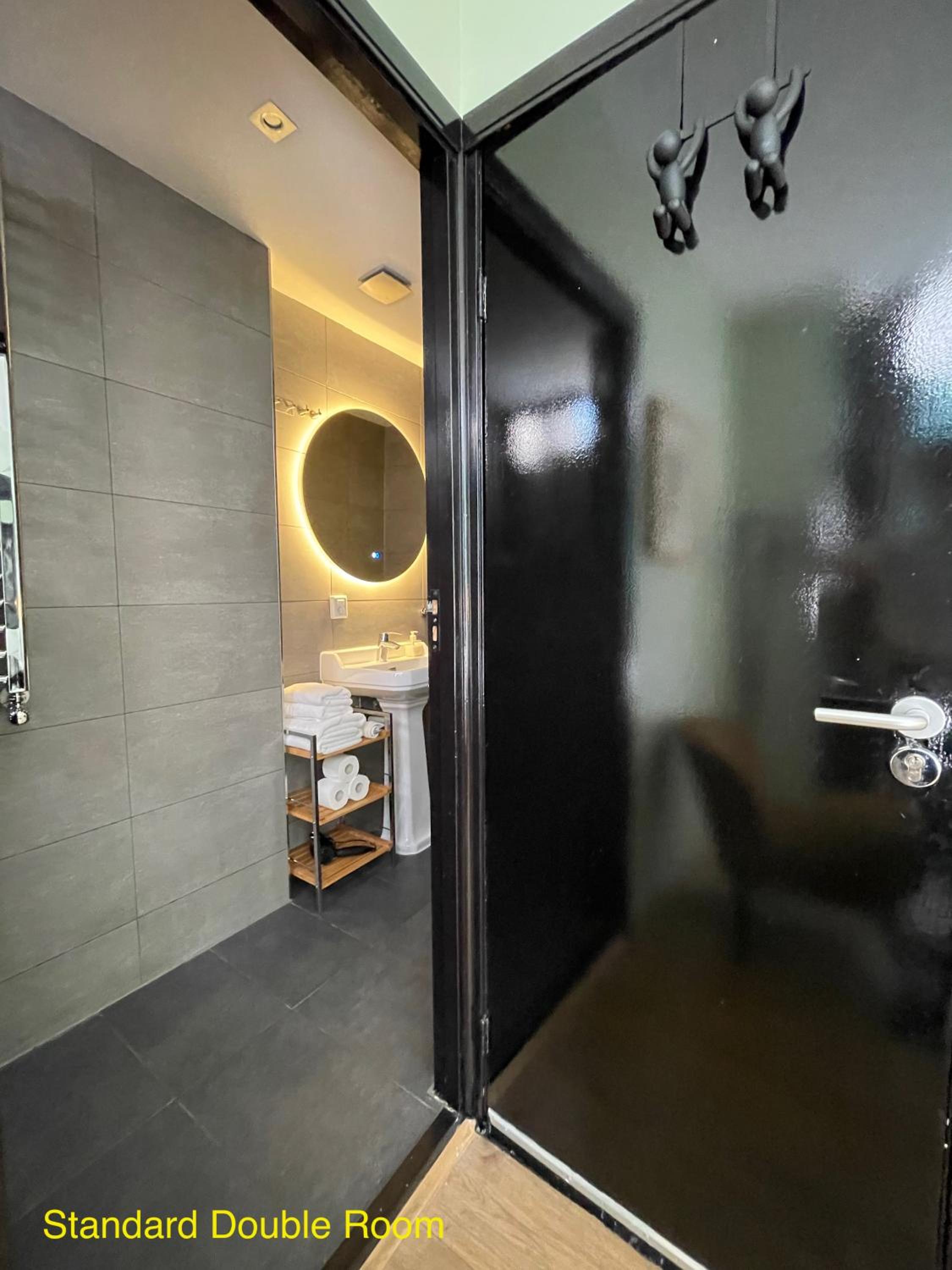 Décor Canal House