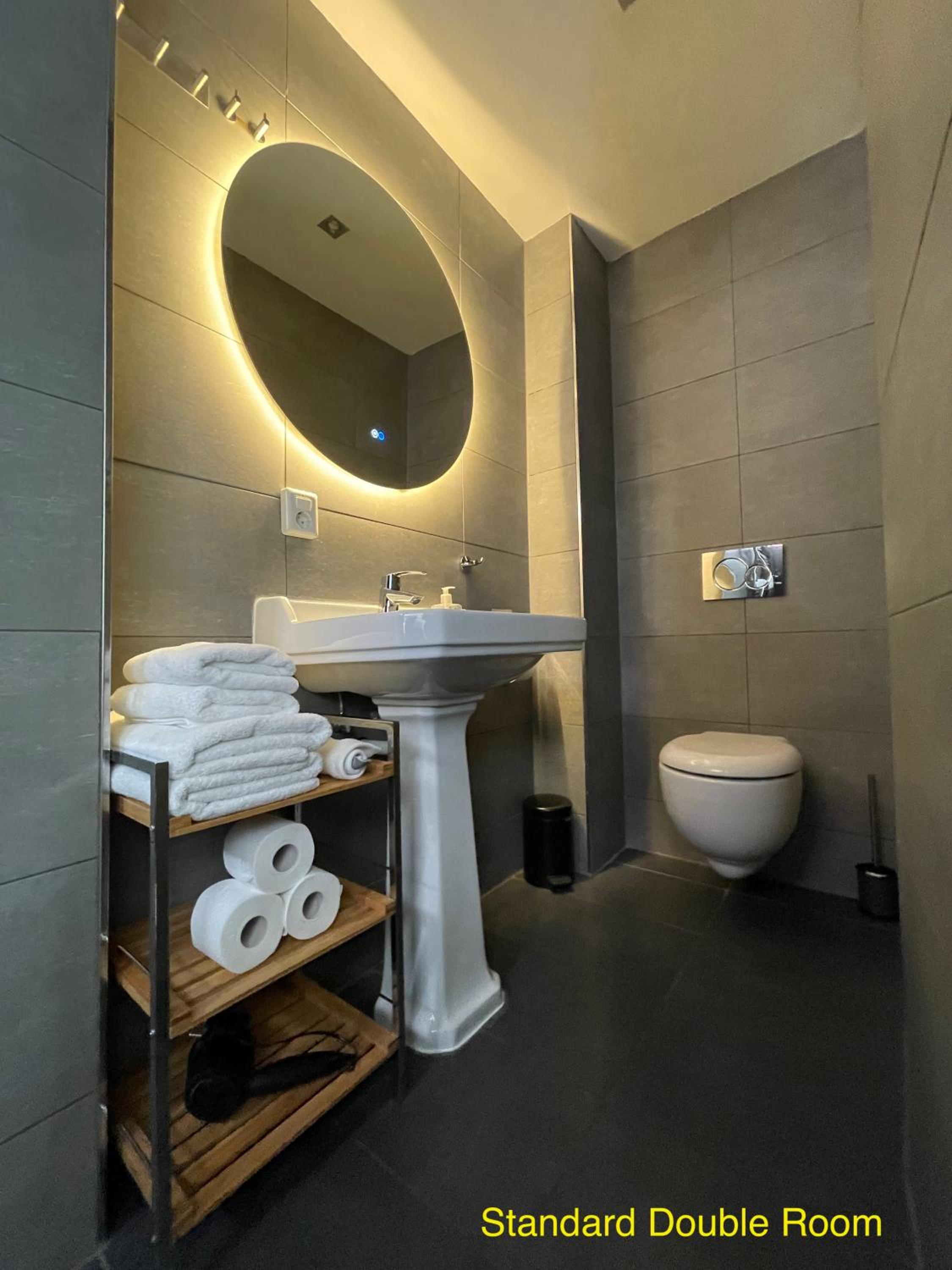 Décor Canal House