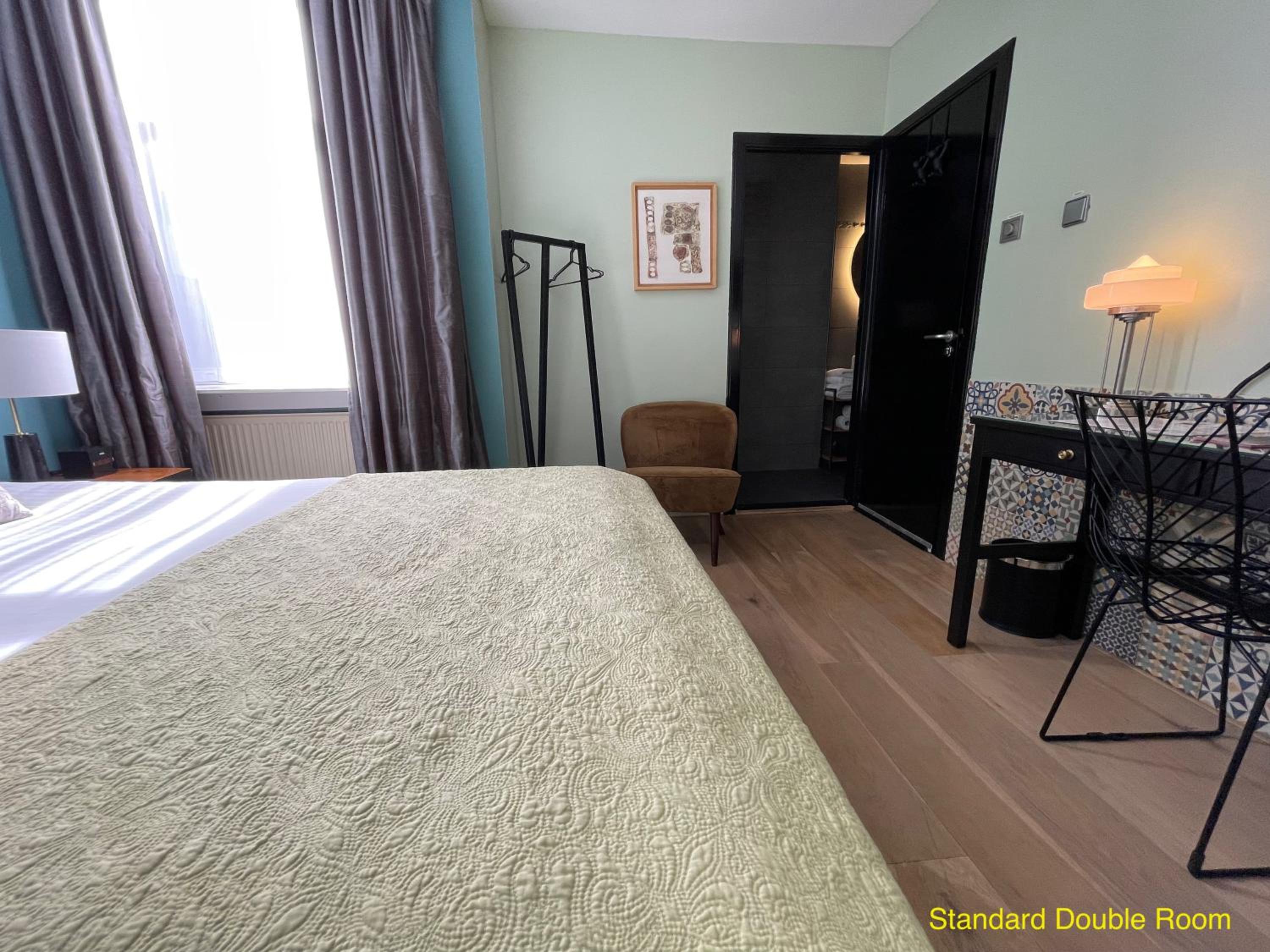 Décor Canal House