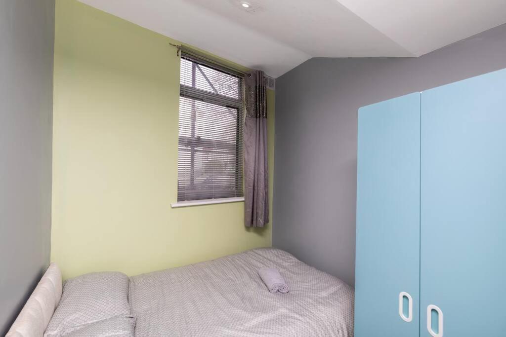 Luxury Living - Lovely 1 Bedroom Apartment view 2