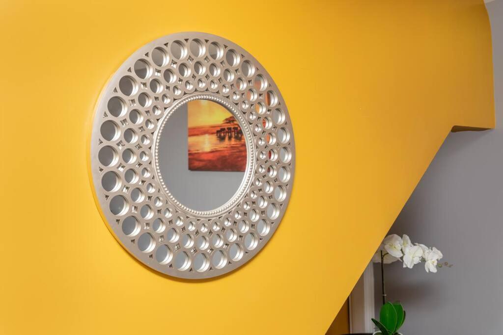 Luxury Living - Lovely 1 Bedroom Apartment view 3