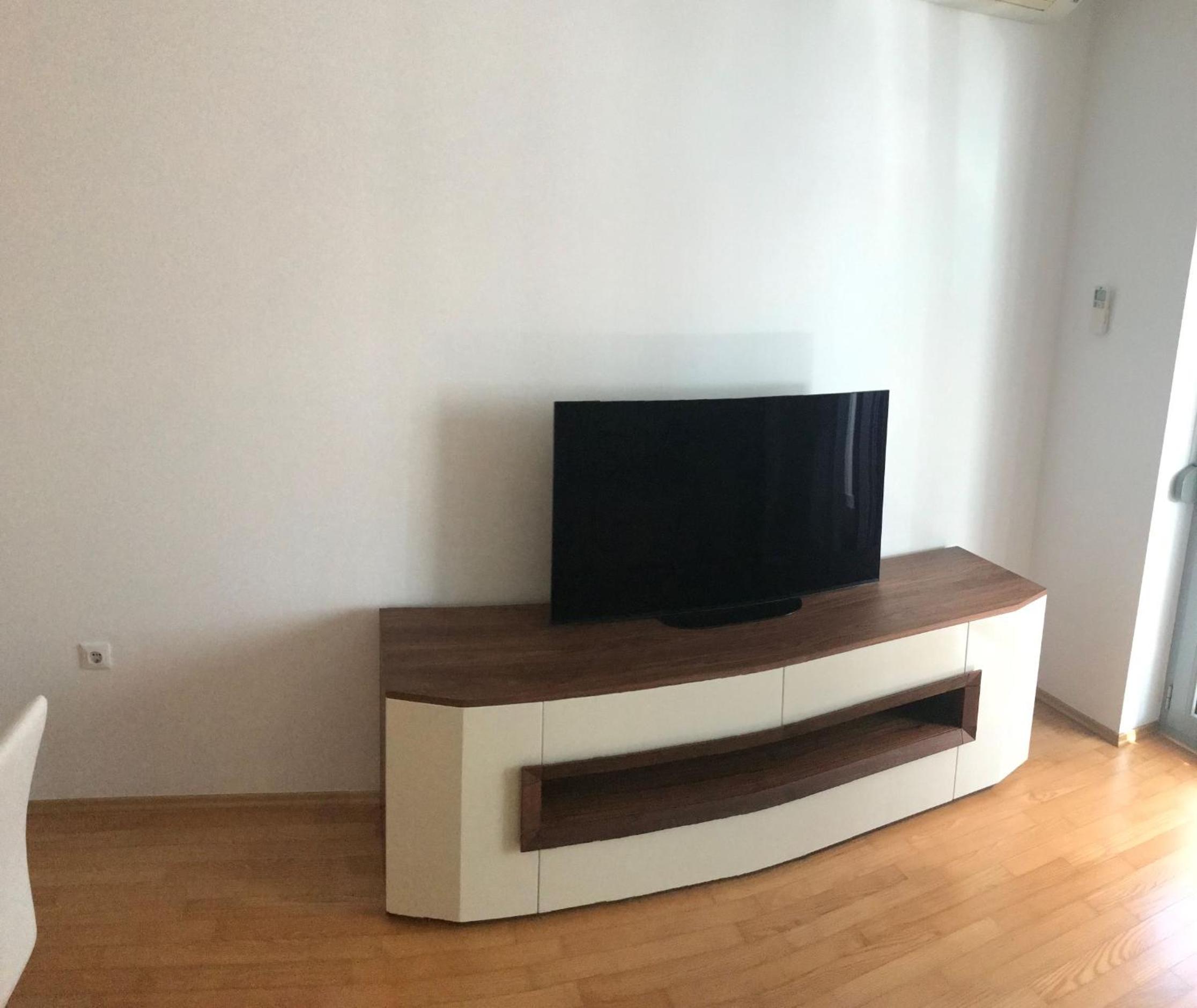Apartment Angela with private garage slot view 4