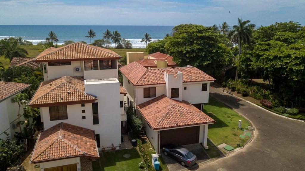 Casa Lapa Oceanside Villa