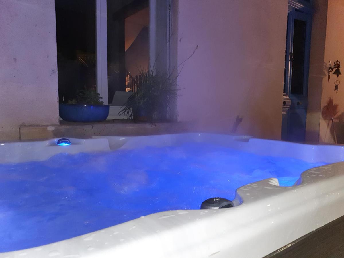 MAISON La BOHEME spa & jacuzzi view 5