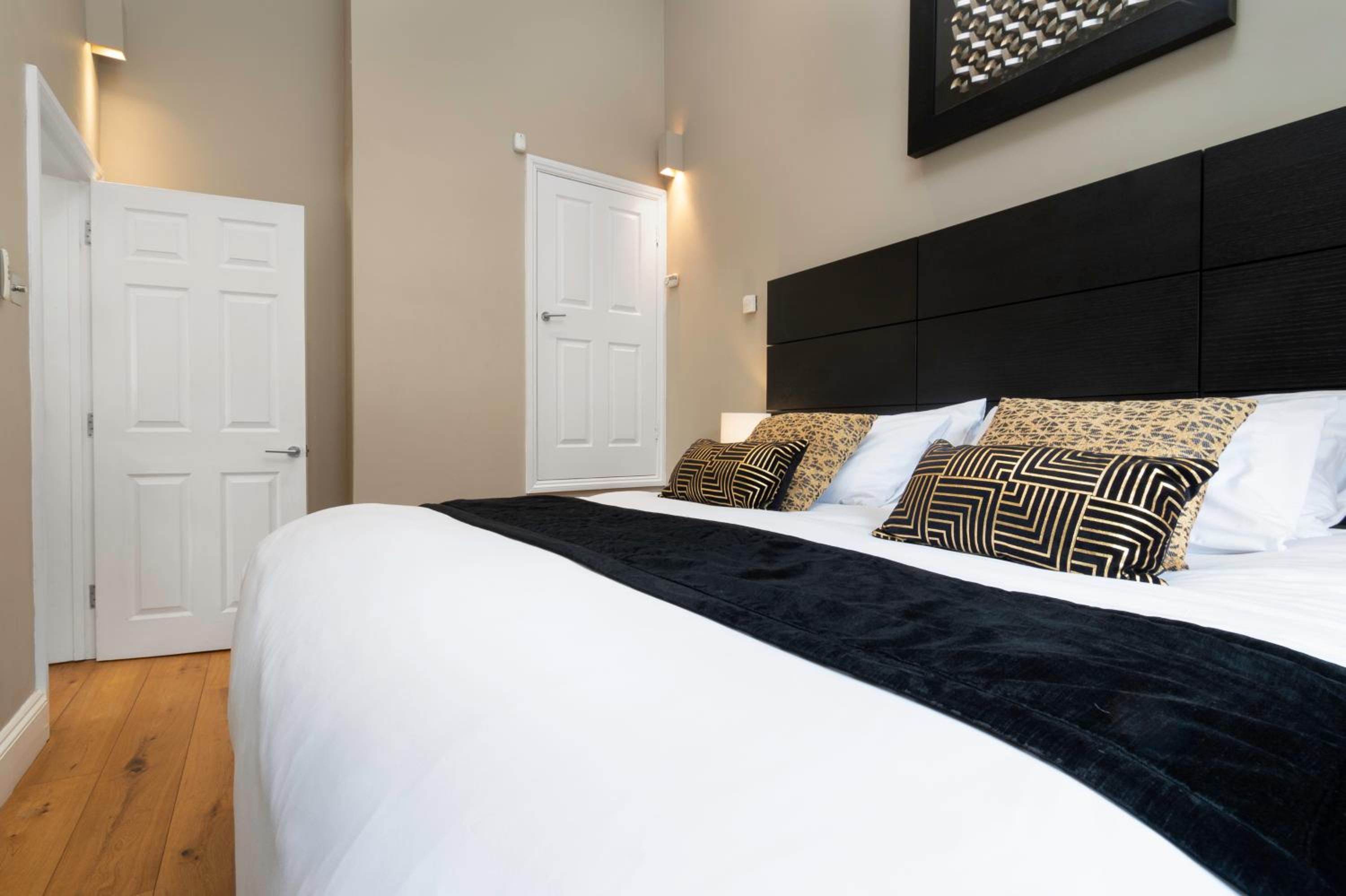 Bath Vacations - Bath Circle Camden Lodge House - Property Image 16