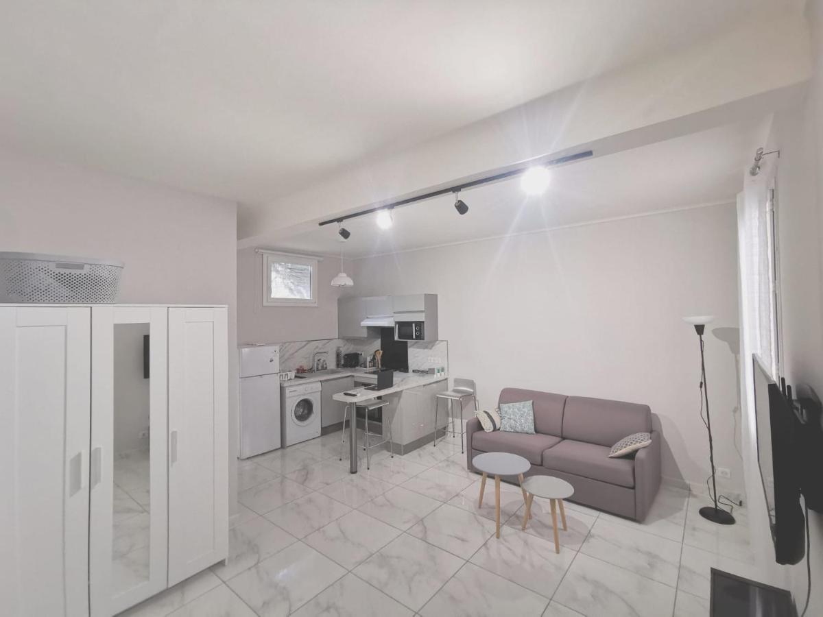 Studio rénové au centre ville (15 min de la plage) photo 1