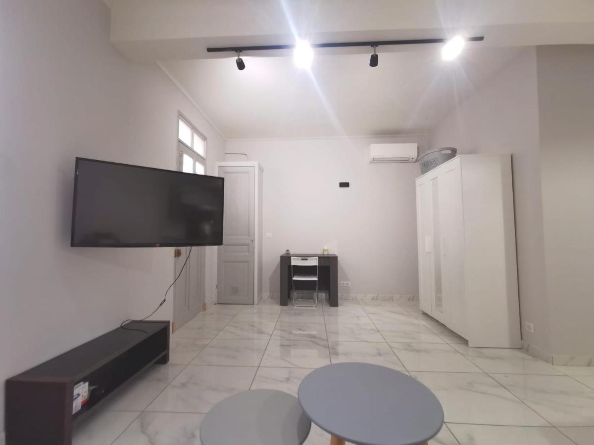 Studio rénové au centre ville (15 min de la plage) photo 5