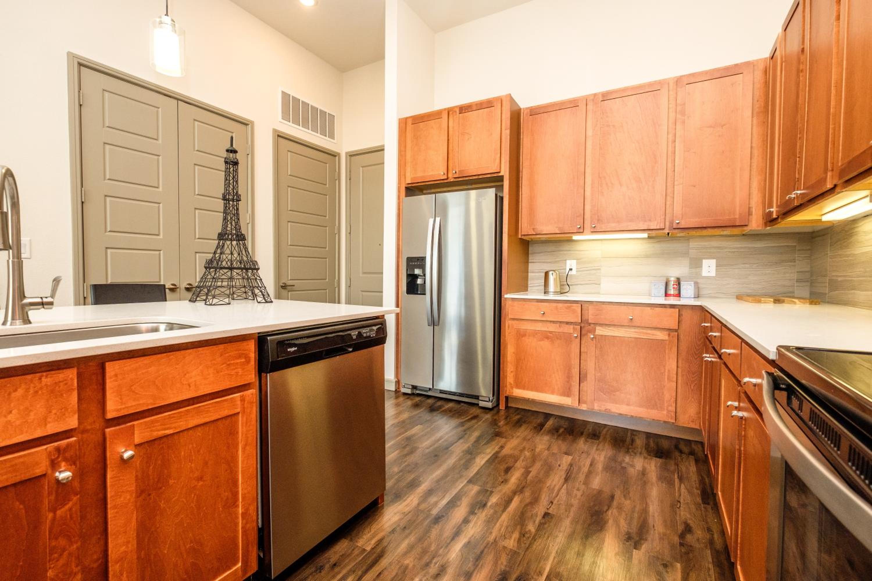 RENU at Downtown Houston view 4