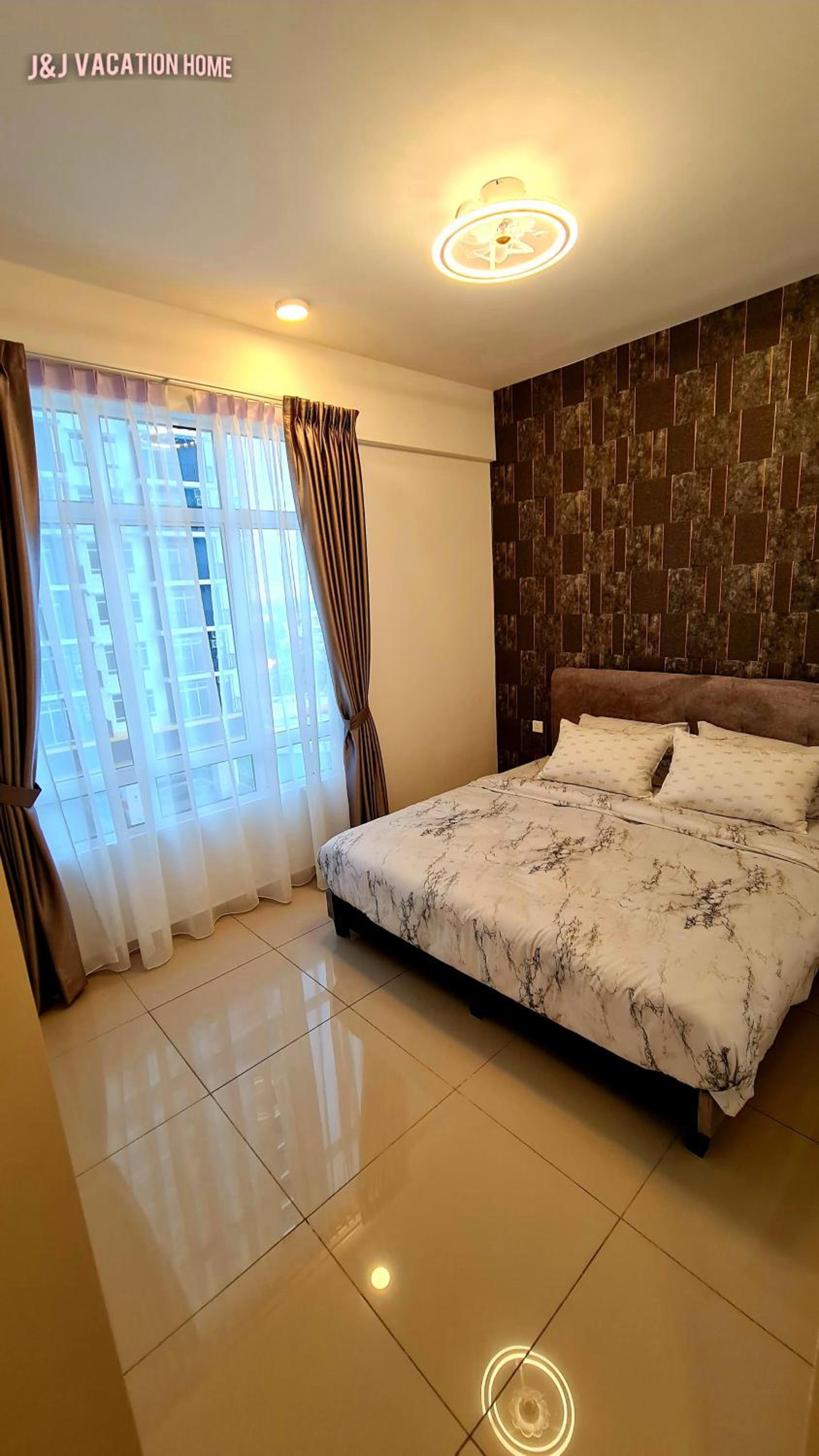 J&J Vacation Home@Novo8 Residence photo 2