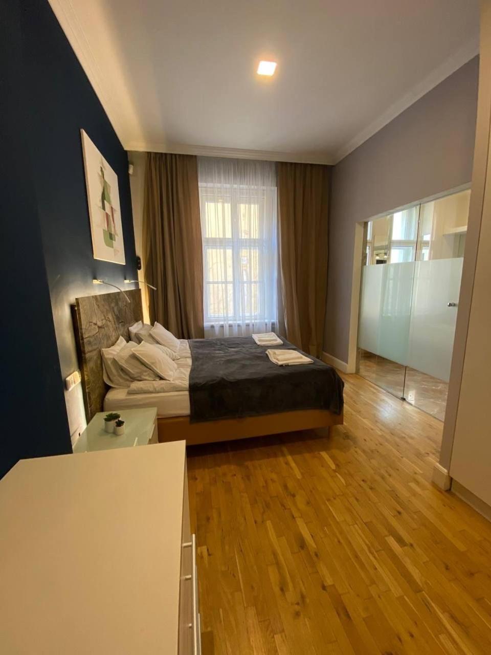 Holec Apartments