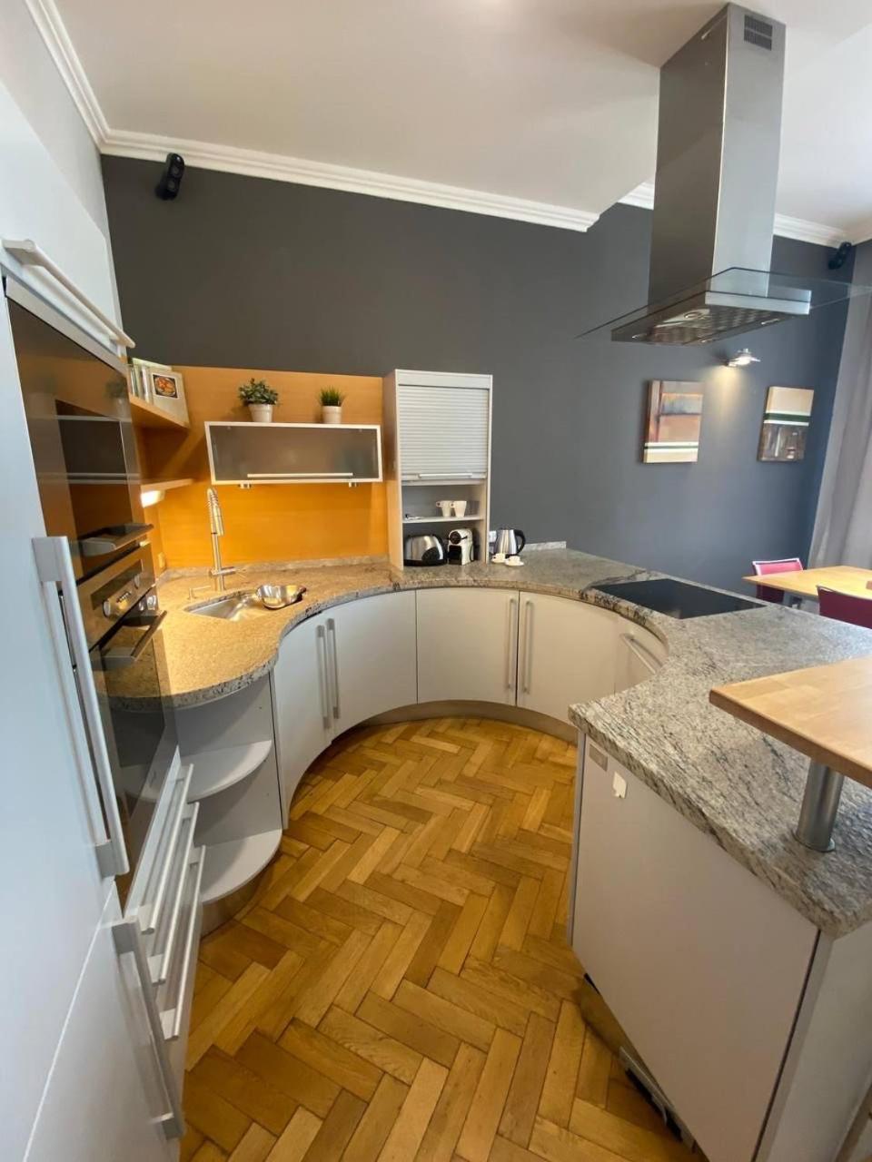 Holec Apartments