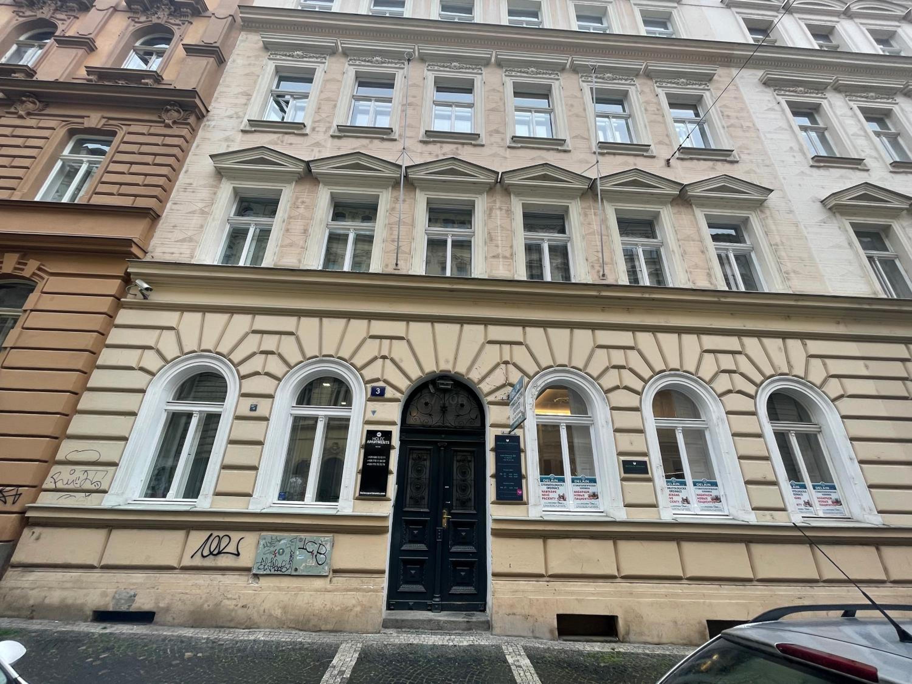 Holec Apartments