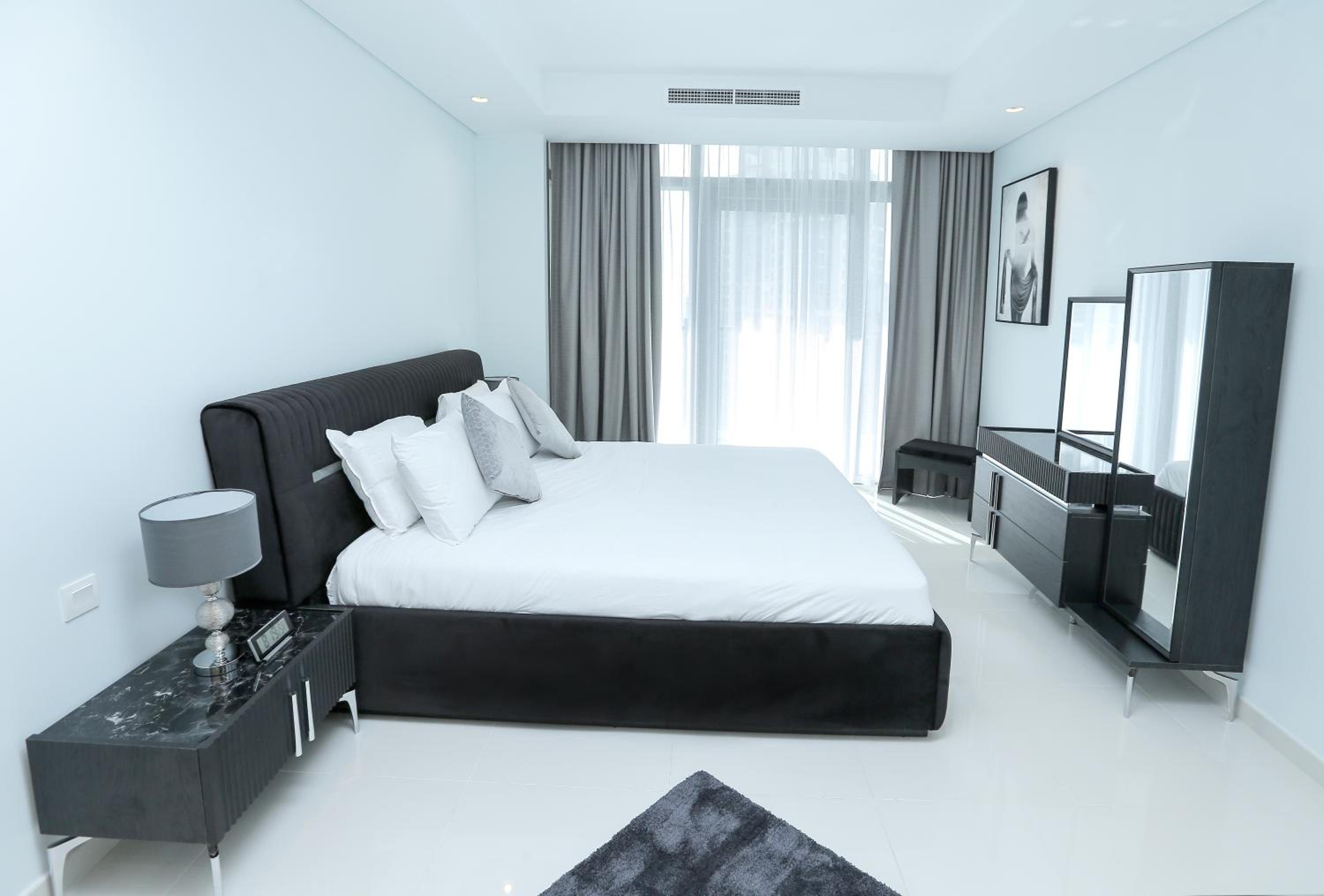 Paramount Midtown -Stunning 2 Bedroom Apt with Burj-Khalifa view