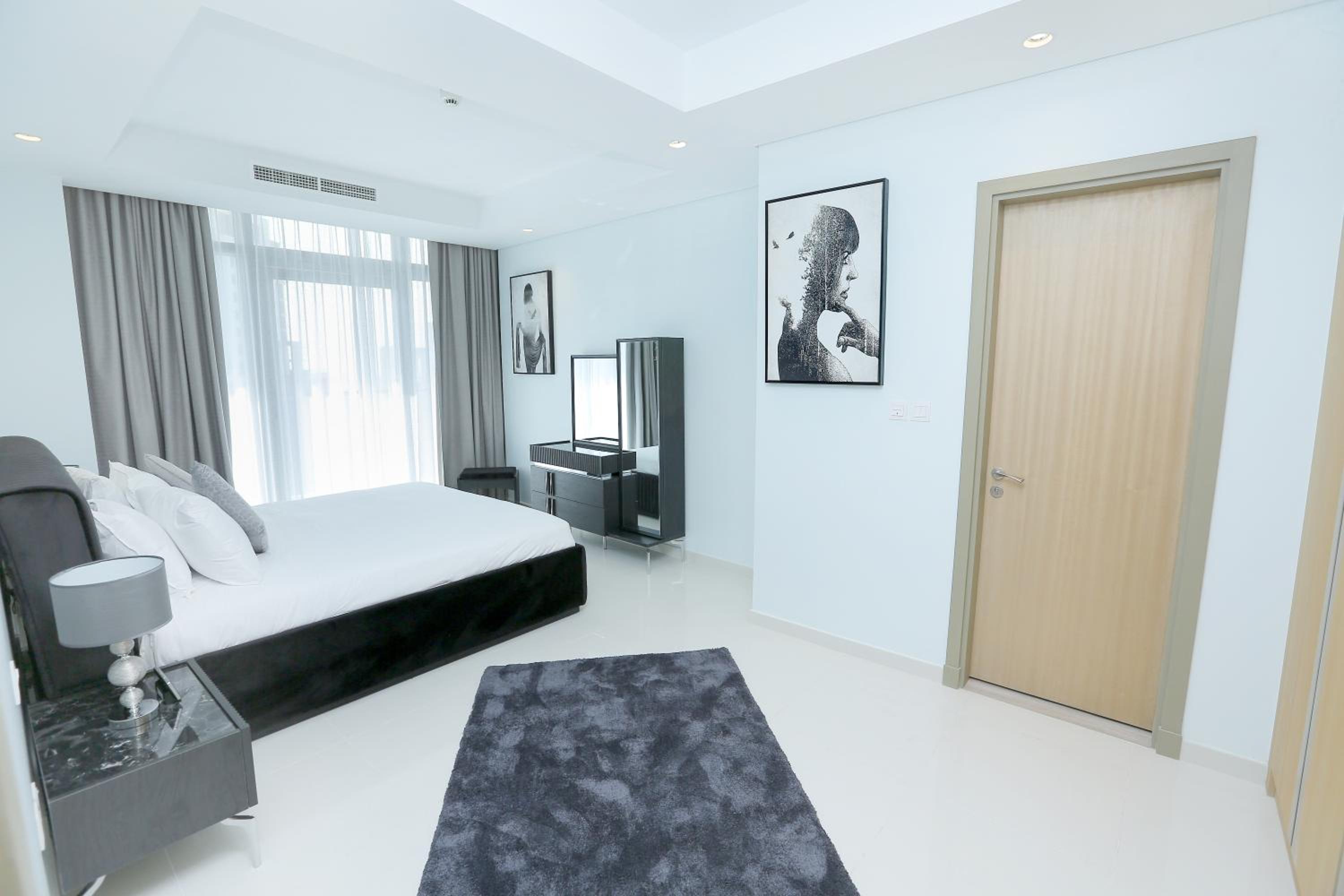 Paramount Midtown -Stunning 2 Bedroom Apt with Burj-Khalifa view