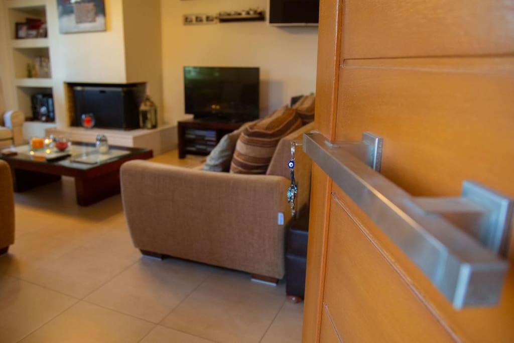 Fou's luxury apartment view 4