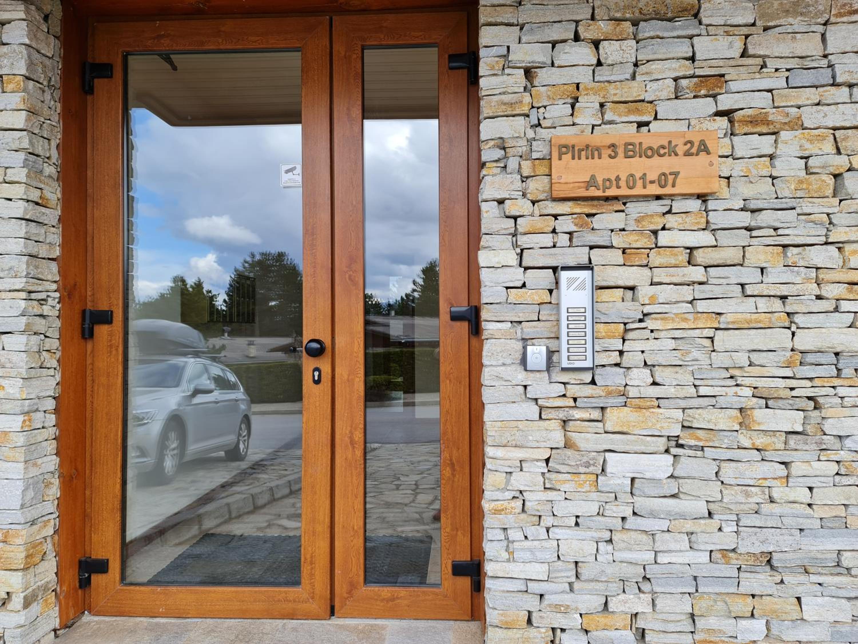 Pirin Golf Apartment HOME with private garden view 5
