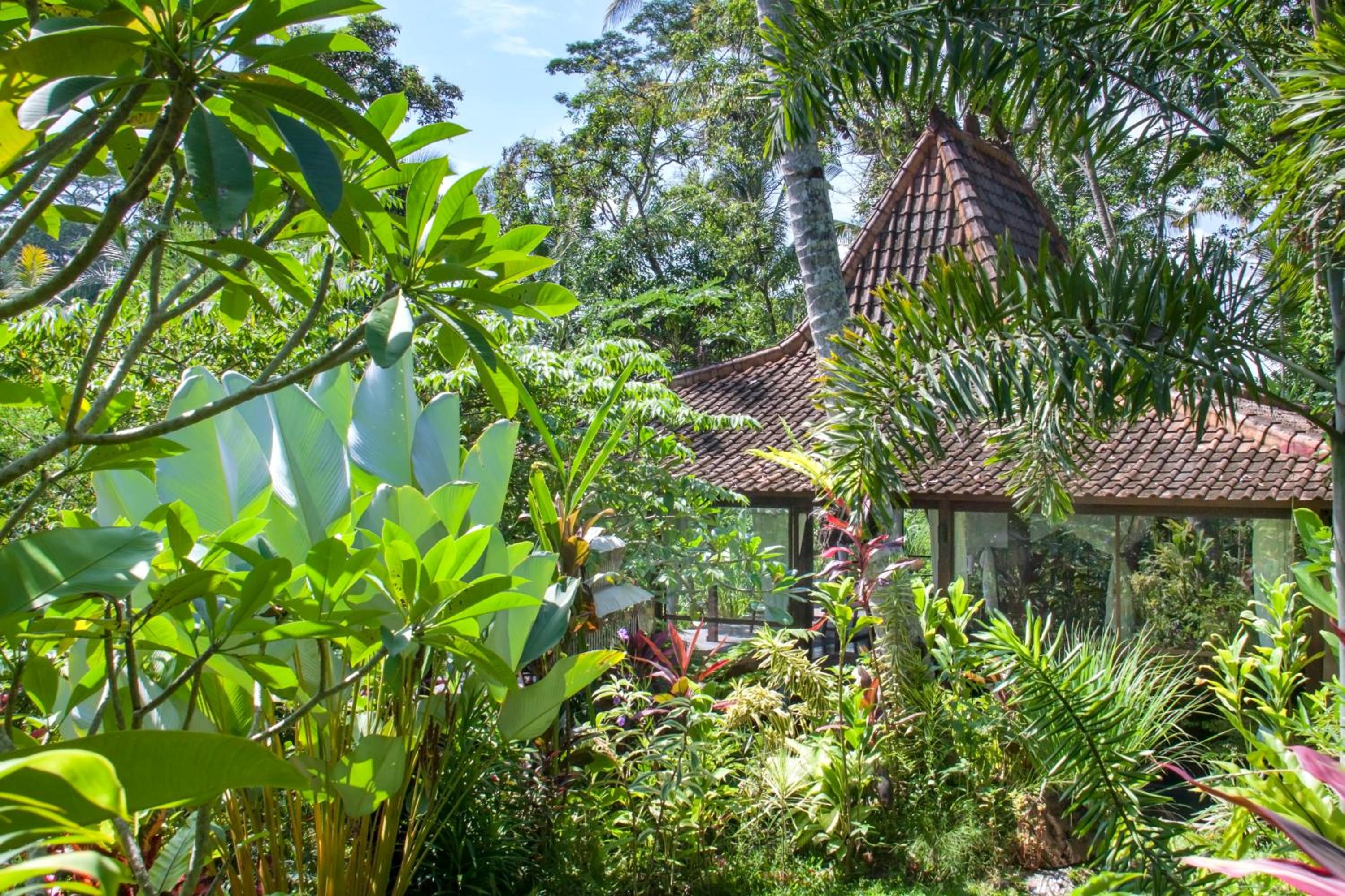 Villa Mahadevi 1 Open-Air Jungle Joglo Near Ubud view 5